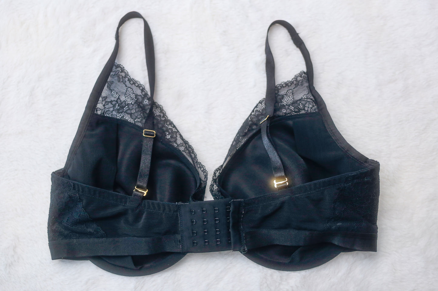 Soma 38DDD Lightest Lift Lace Plunge Bra Black