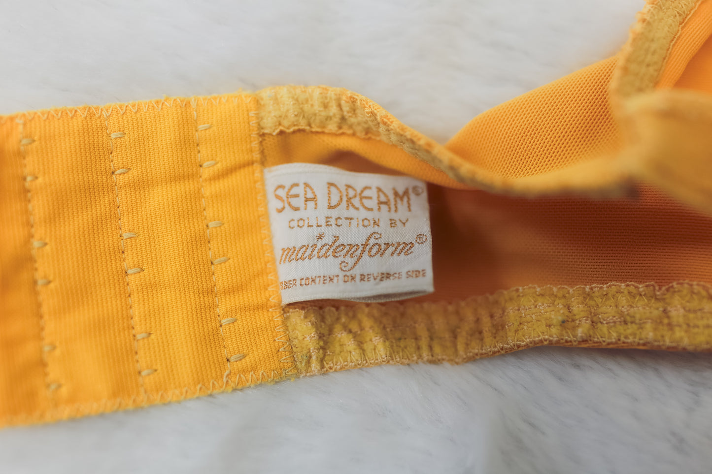 Maidenform 32D Sea Dream 1960s Vintage Unpadded Bra Yellow Lace
