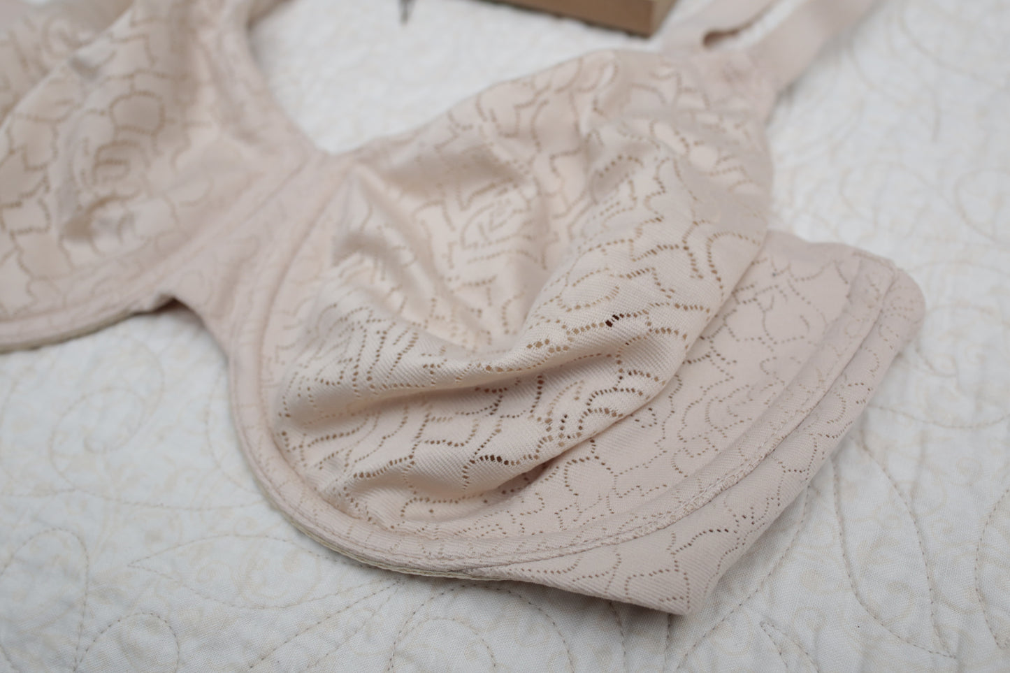 Wacoal 34DDD Inside Job 855345 Underwire Side Support Bra Beige