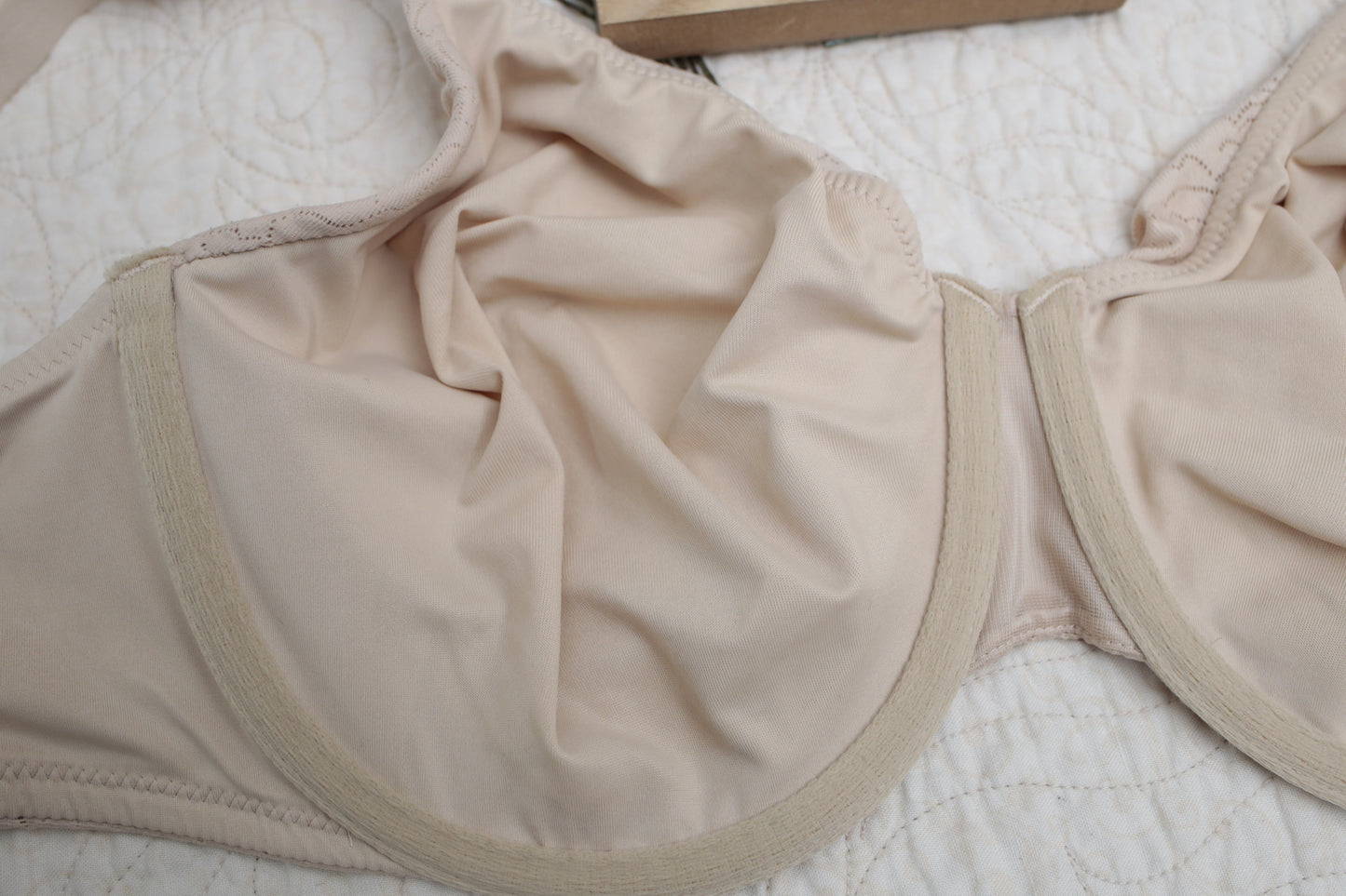 Wacoal 34DDD Inside Job 855345 Underwire Side Support Bra Beige