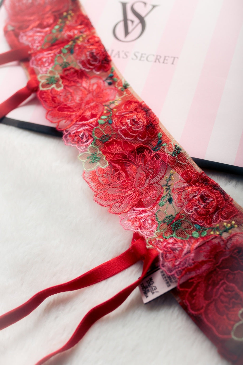 Victoria's Secret Dream Angels Garter Suspenders Embroidered Floral Red Large NEW