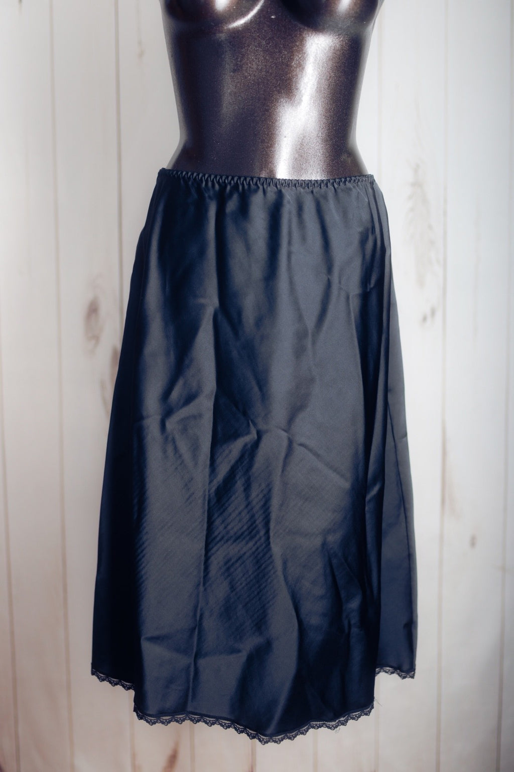 Maidenform Sweet Nothings Vintage Satin Lace Half Slip Skirt Small Black