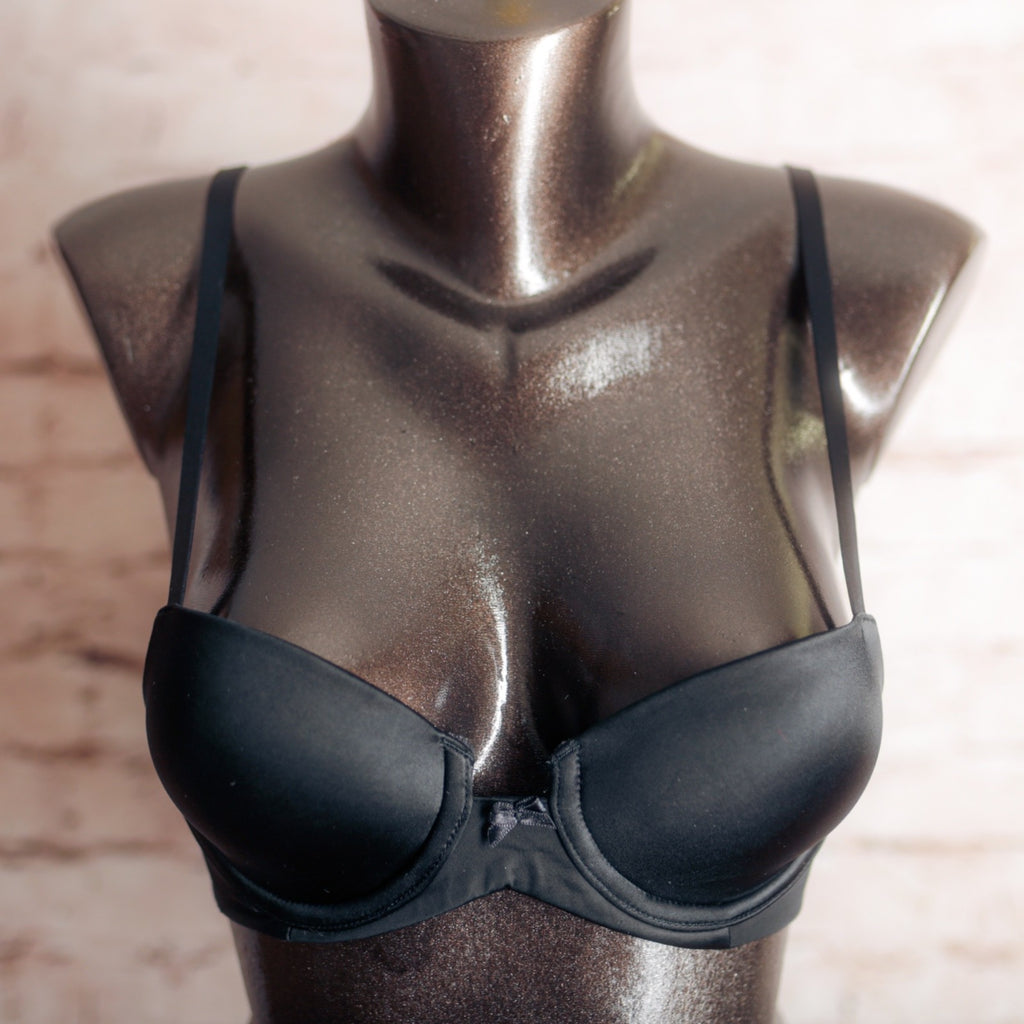 Spanx 32A Bra La Mode Padded Molded Seamless Demi Underwire T-shirt Bra Black
