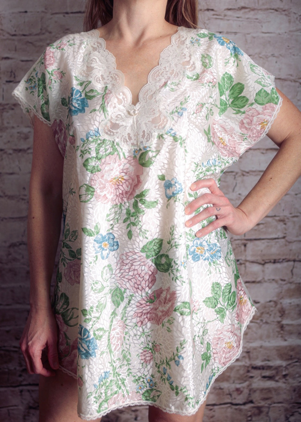 Deena Vintage Retro 80s Shiny Satin FloralChemise Nightgown Medium