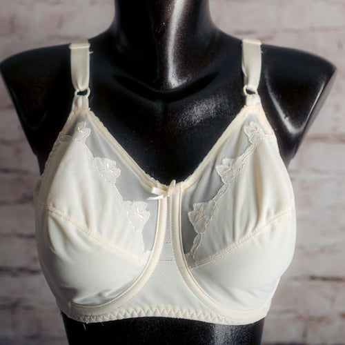 Bali 0180 Flower Retro Duckbill Unlined Satin Pointy Underwire Bra Ivory 34DD