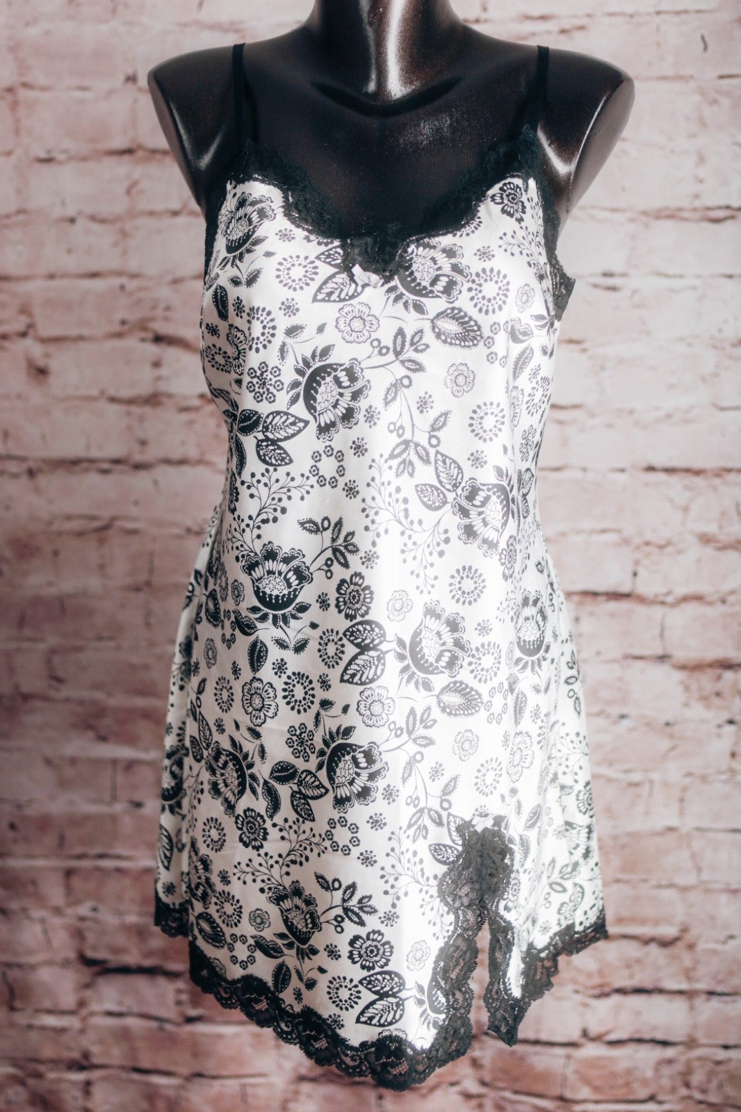 Victoria's Secret Sexy Floral Satin Chemise Lingerie Medium White and Black