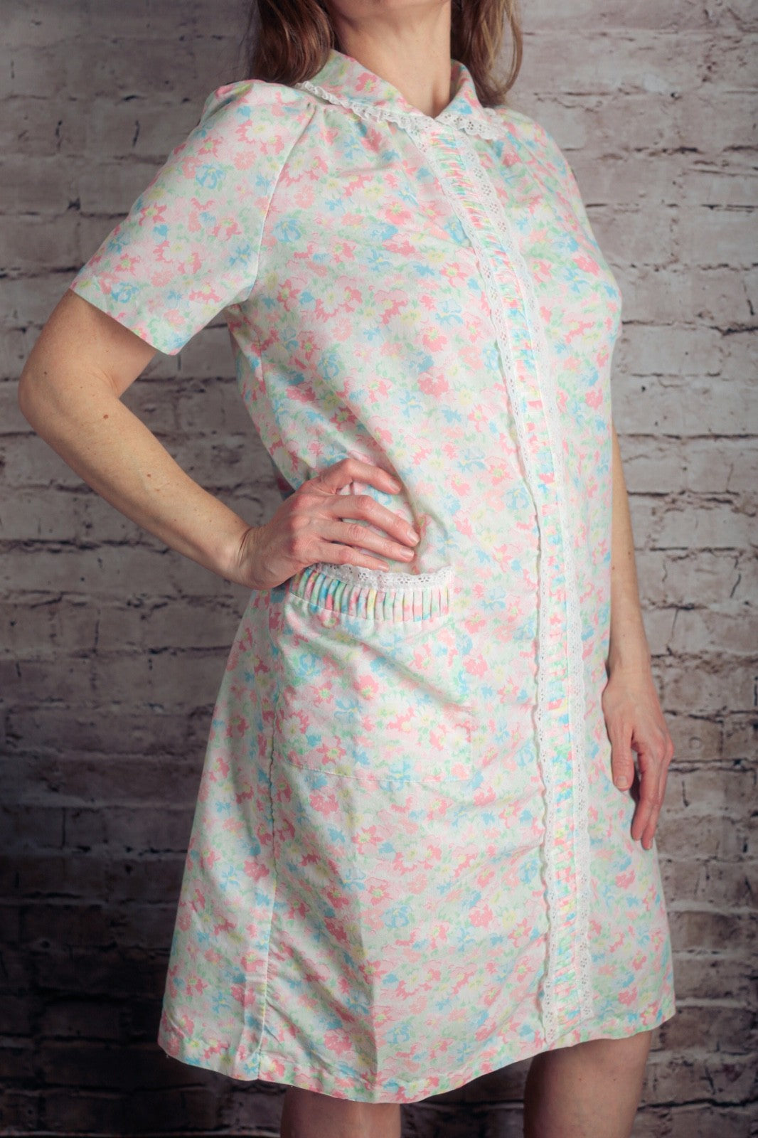 Coffee Time Vintage 80s Retro Floral Cottagecore Snapfront Nightgown Medium