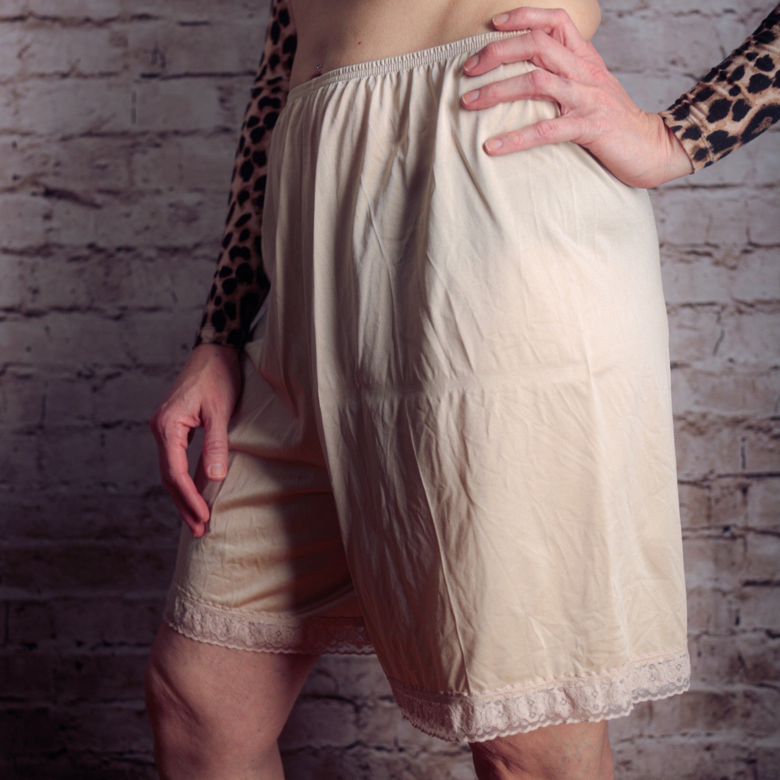 Vanity Fair Vintage Retro Glam Soft Satin Knee Short Pettipants 20 XL Beige