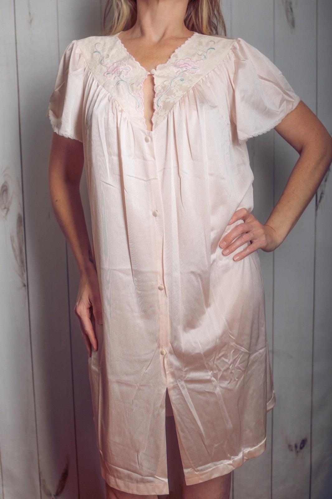 Vanity Fair Vintage Retro Embroidered Glam 80s Satin Nightgown Medium Pink