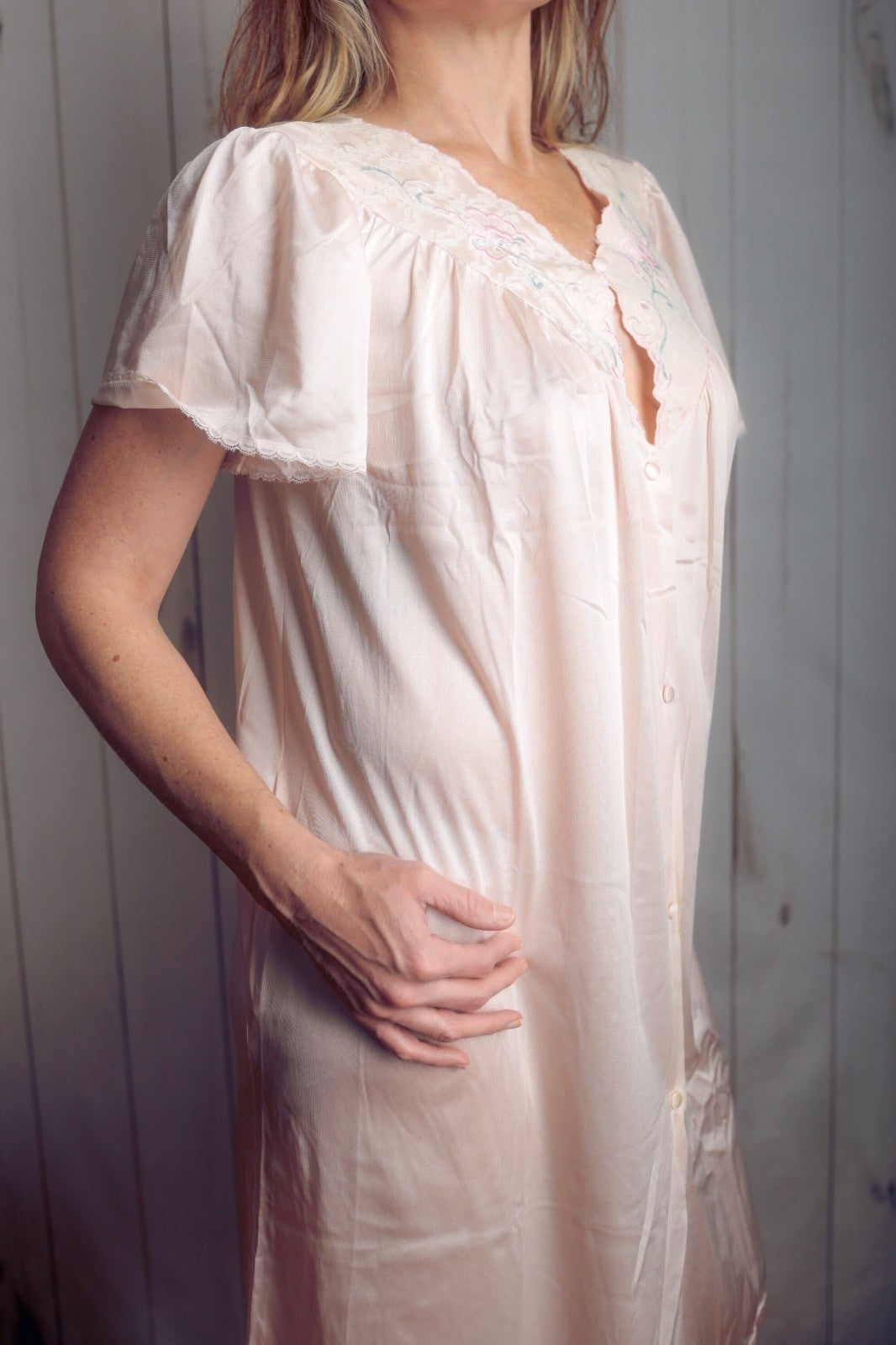 Vanity Fair Vintage Retro Embroidered Glam 80s Satin Nightgown Medium Pink