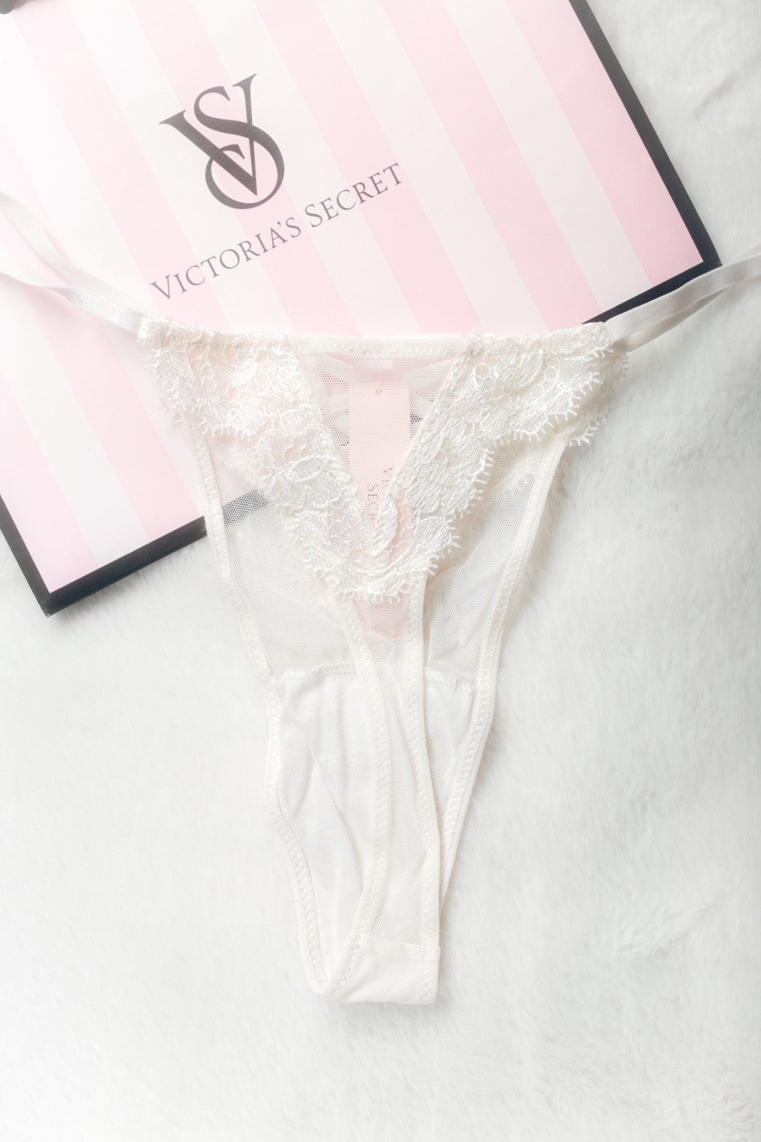 Victoria's Secret Dream Angels Boho Floral Embroidery Thong Panty White XL NEW