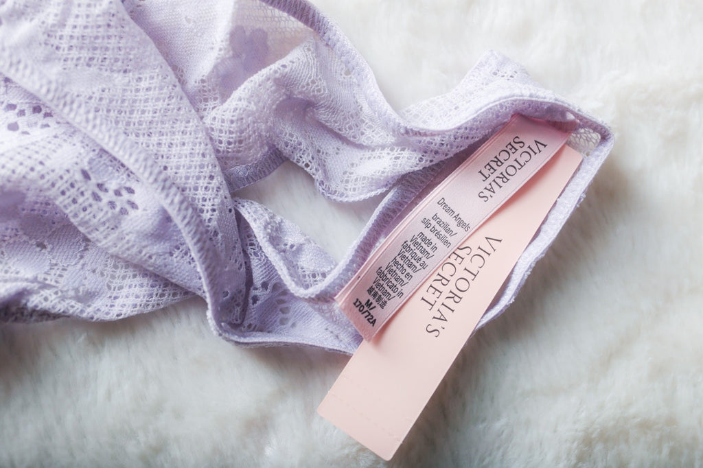 Victoria's Secret Dream Angels Brazilian Open Back Thong Panty Medium Purple NEW