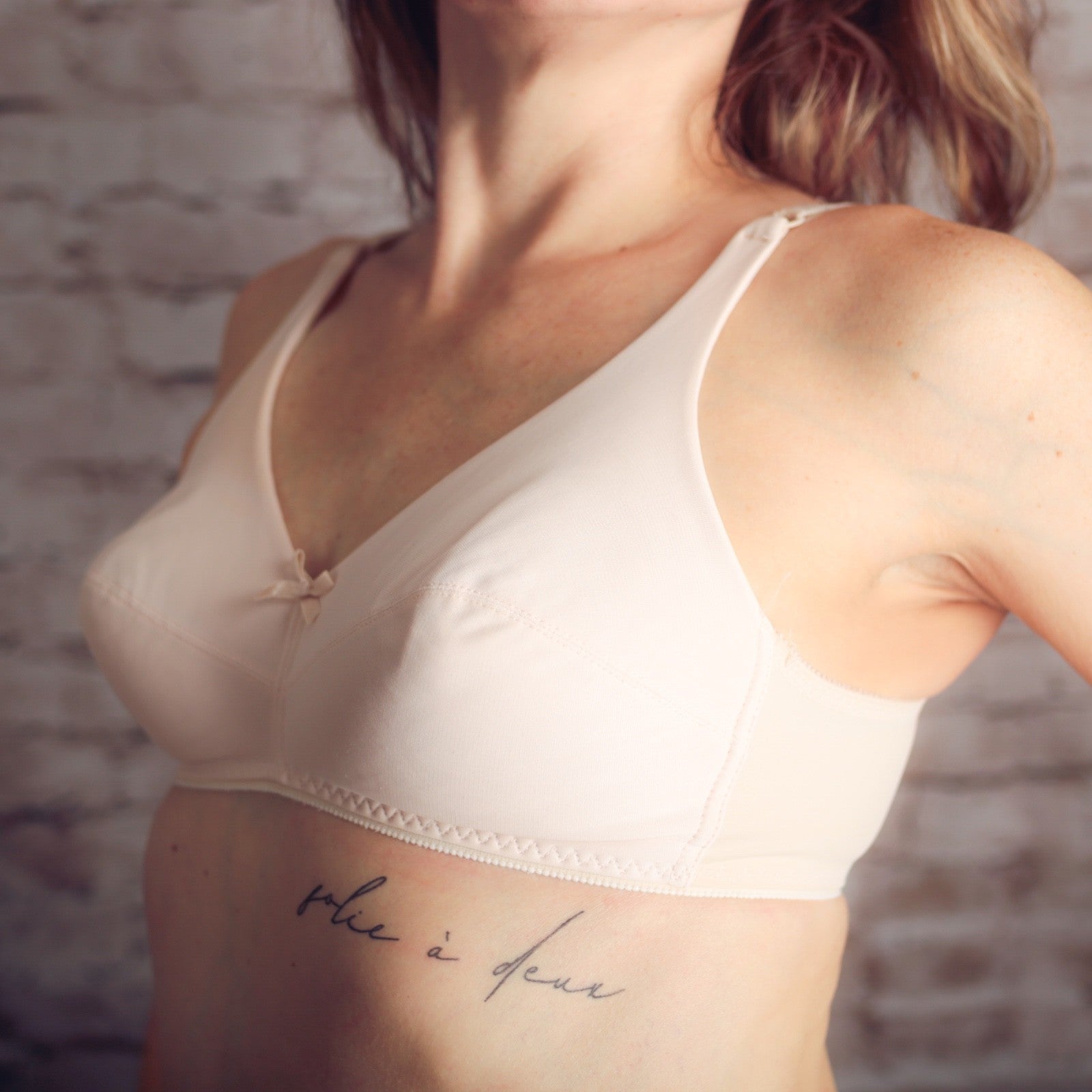 Warner's Real McCoy 34C Vintage Pointy Unlined Retro Wireless Bra Beige