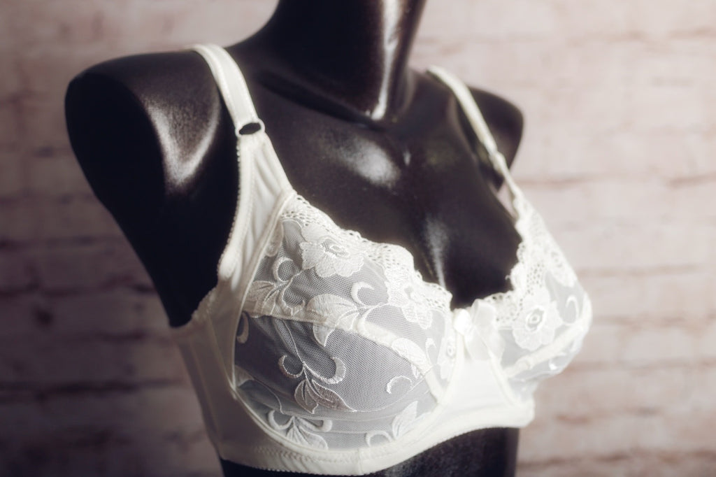Carnival 34D Vintage Unlined Semi-sheer Lace Retro Coquette Underwire Bra White