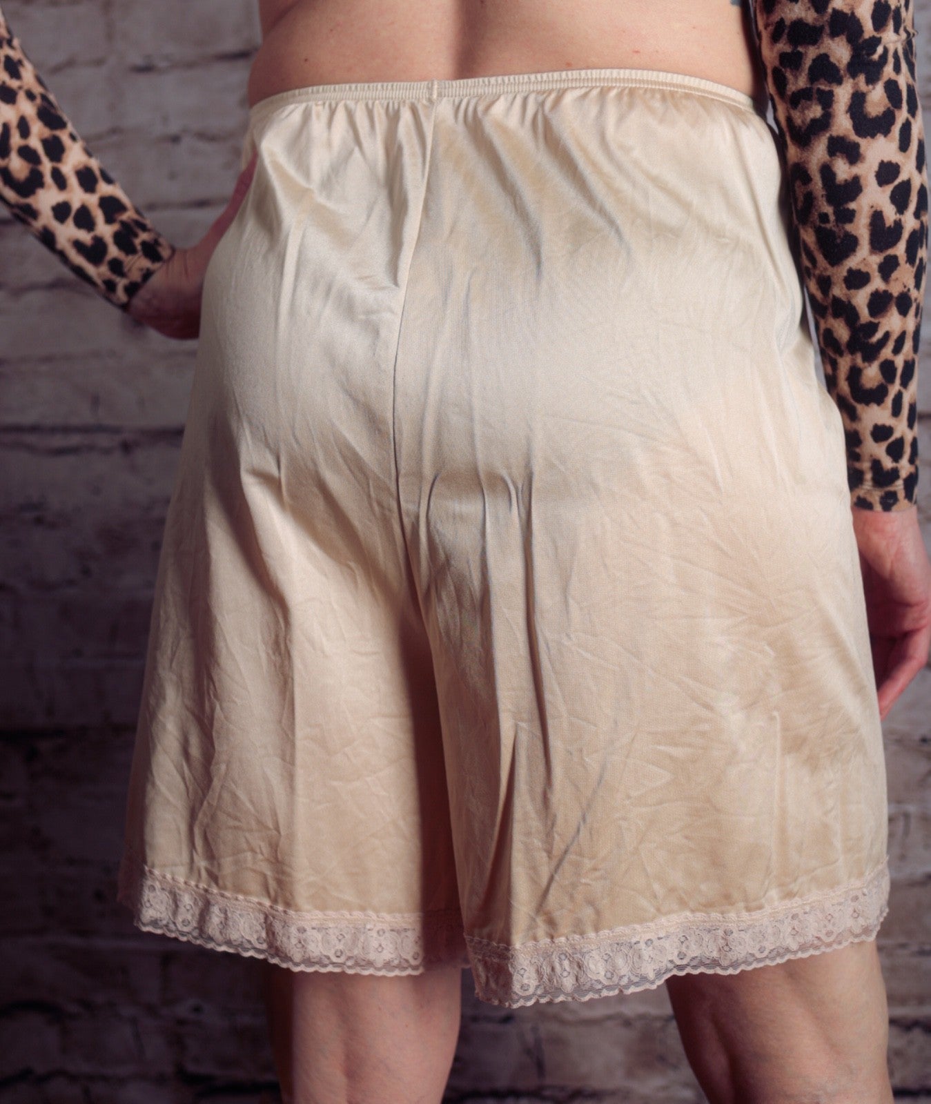 Vanity Fair Vintage Retro Glam Soft Satin Knee Short Pettipants 20 XL Beige