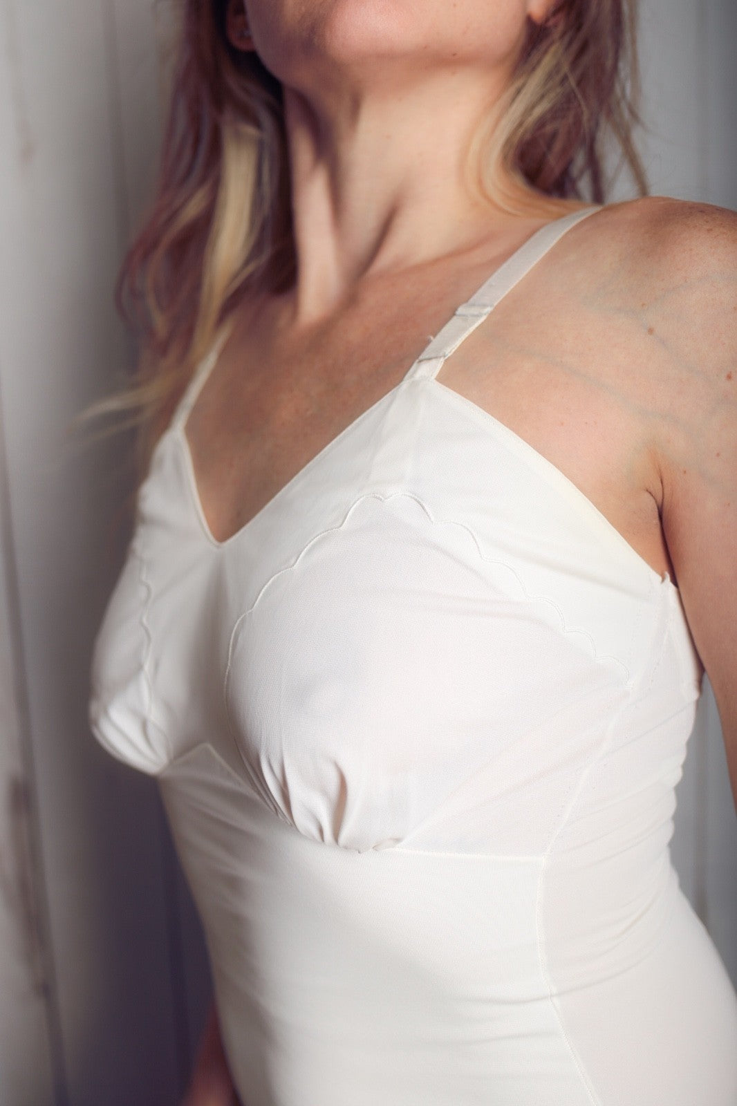 Movie Star Vintage Stretchy Retro Satin Lace Semi Sheer Full Slip 34 Small Ivory
