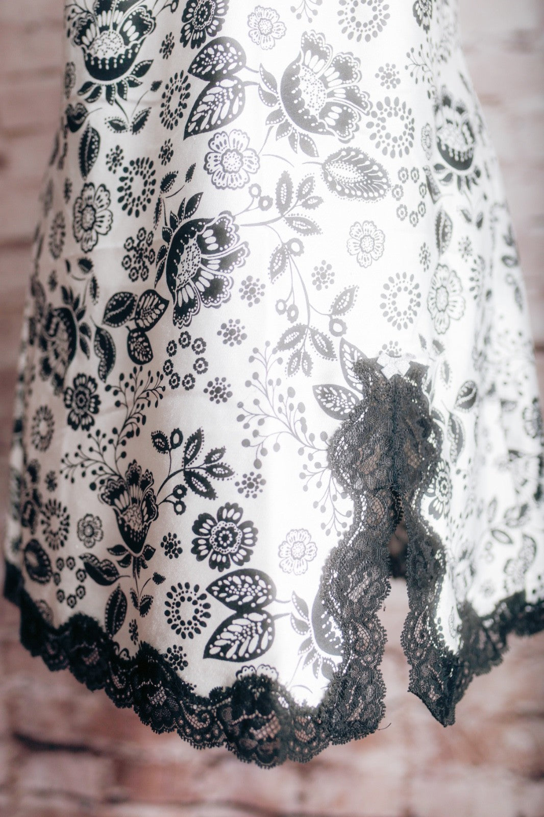 Victoria's Secret Sexy Floral Satin Chemise Lingerie Medium White and Black