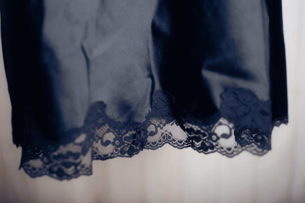 Maidenform Sweet Nothings Vintage Satin Lace Half Slip Skirt Small Black