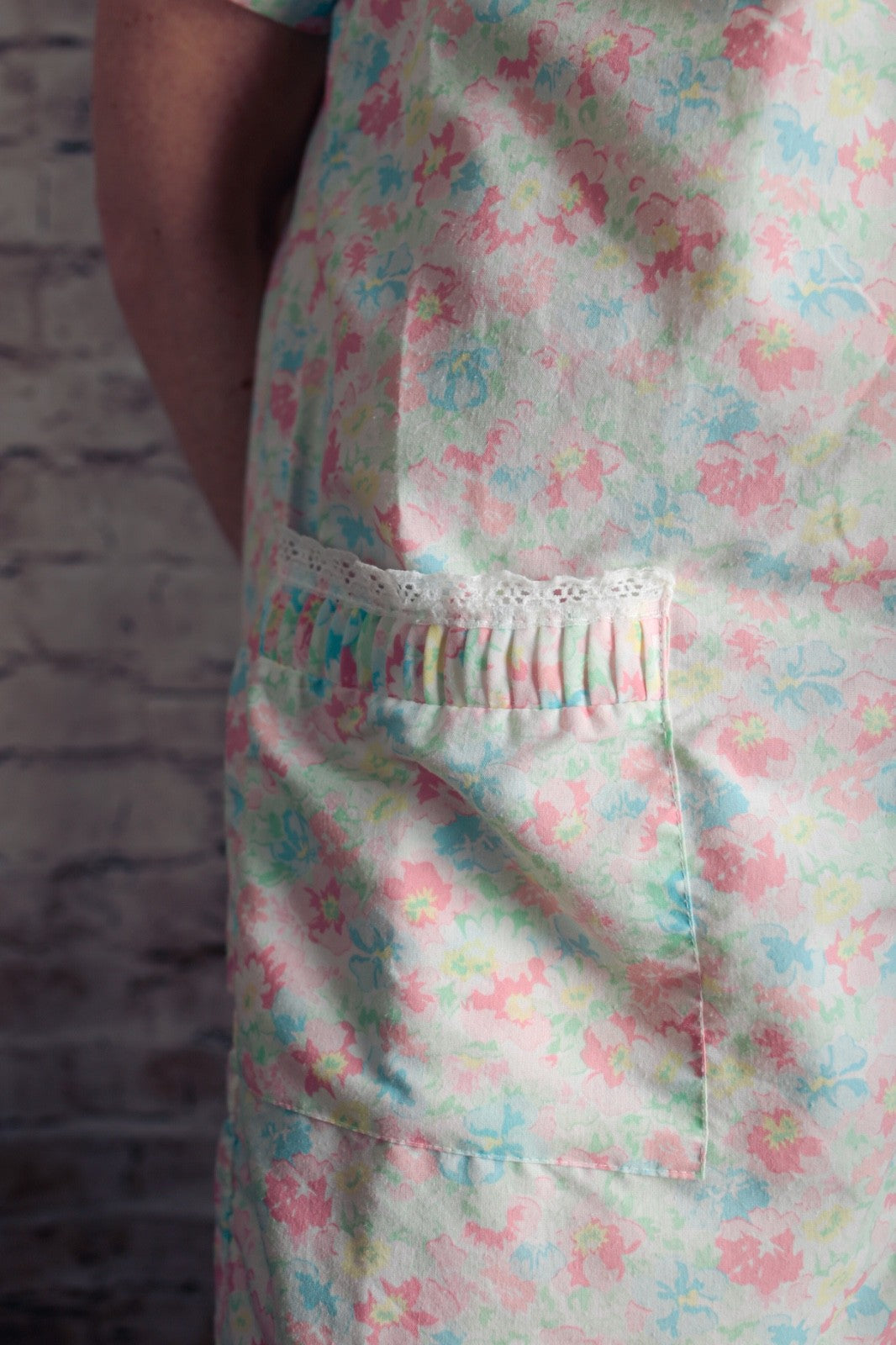 Coffee Time Vintage 80s Retro Floral Cottagecore Snapfront Nightgown Medium