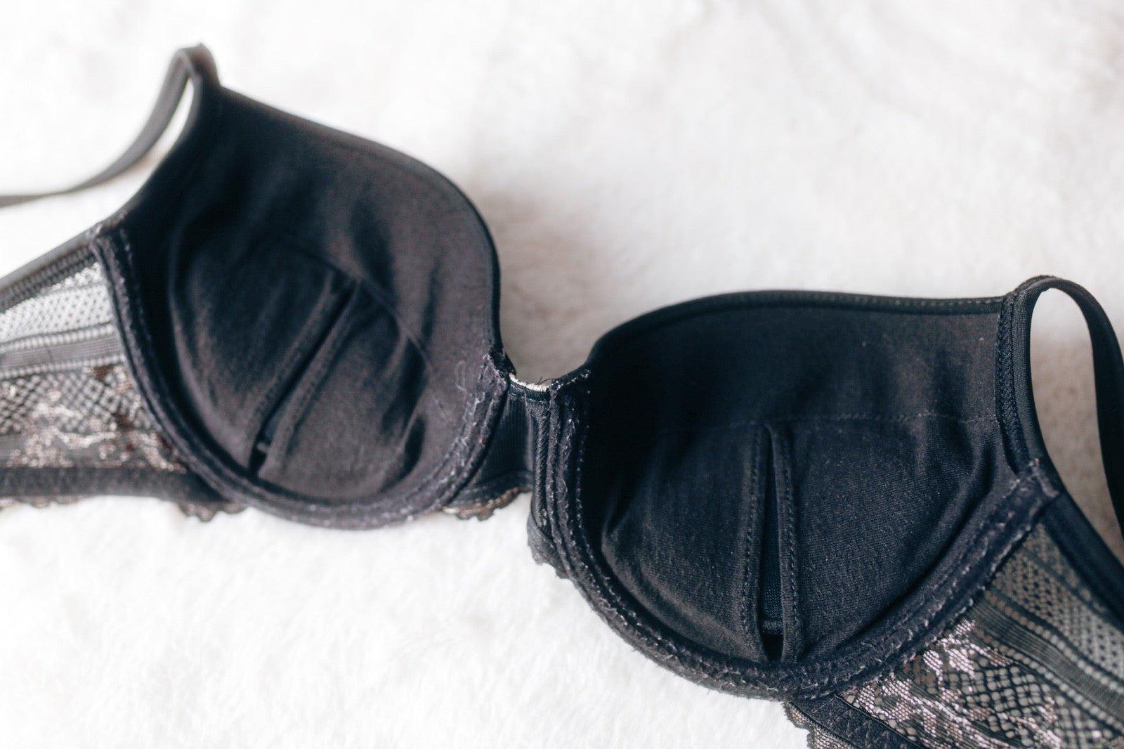 Wacoal Embrace Lace 75891 Padded Push Up Bra Black Sexy Underwire 32A