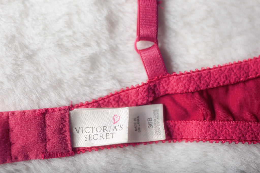 Victoria's Secret Vintage 90s Unlined Lace Underwire Demi Balconette Bra Red 36B