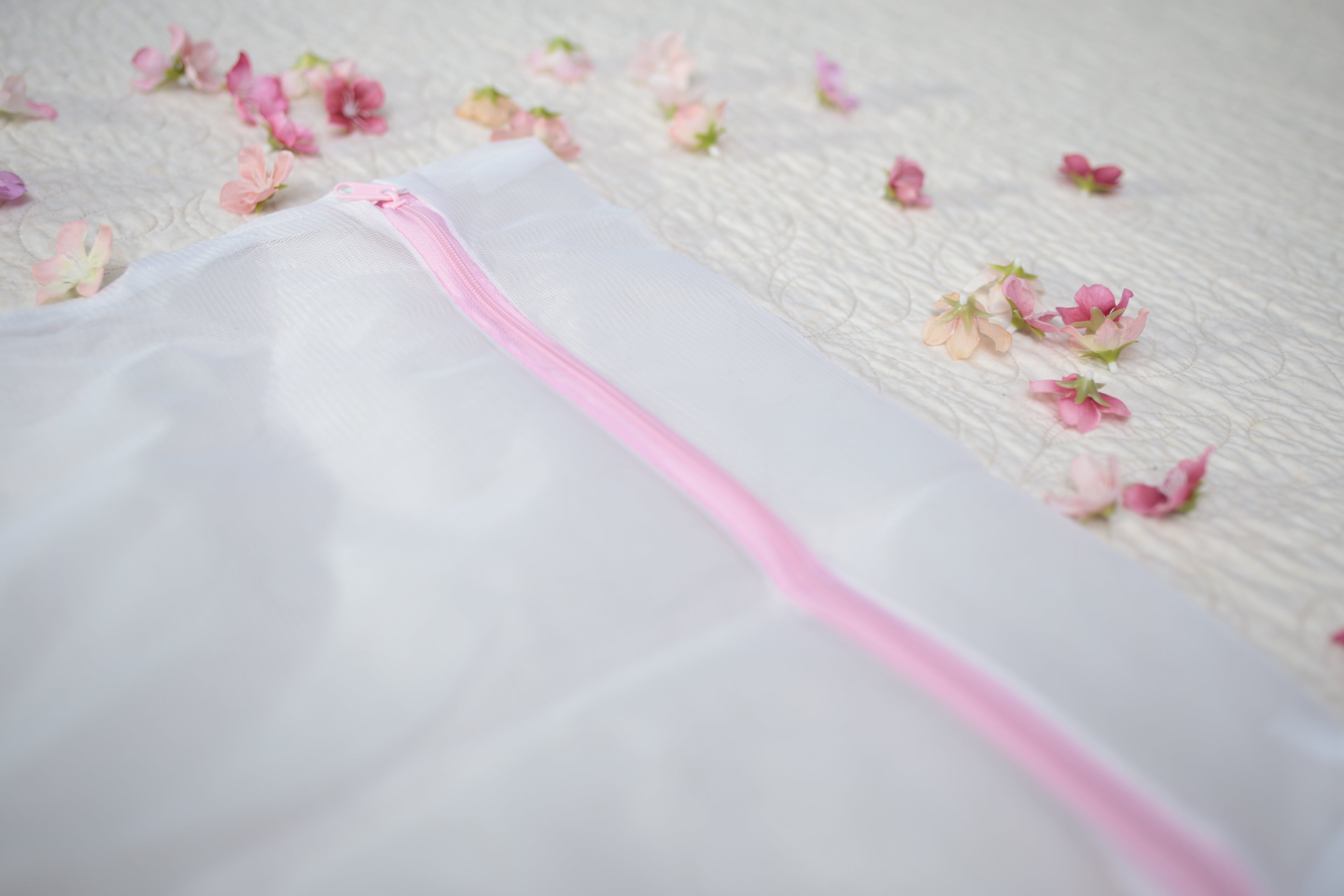 Mesh Zip-close Delicates Washing Machine Bags 16"x20" (sold singly)