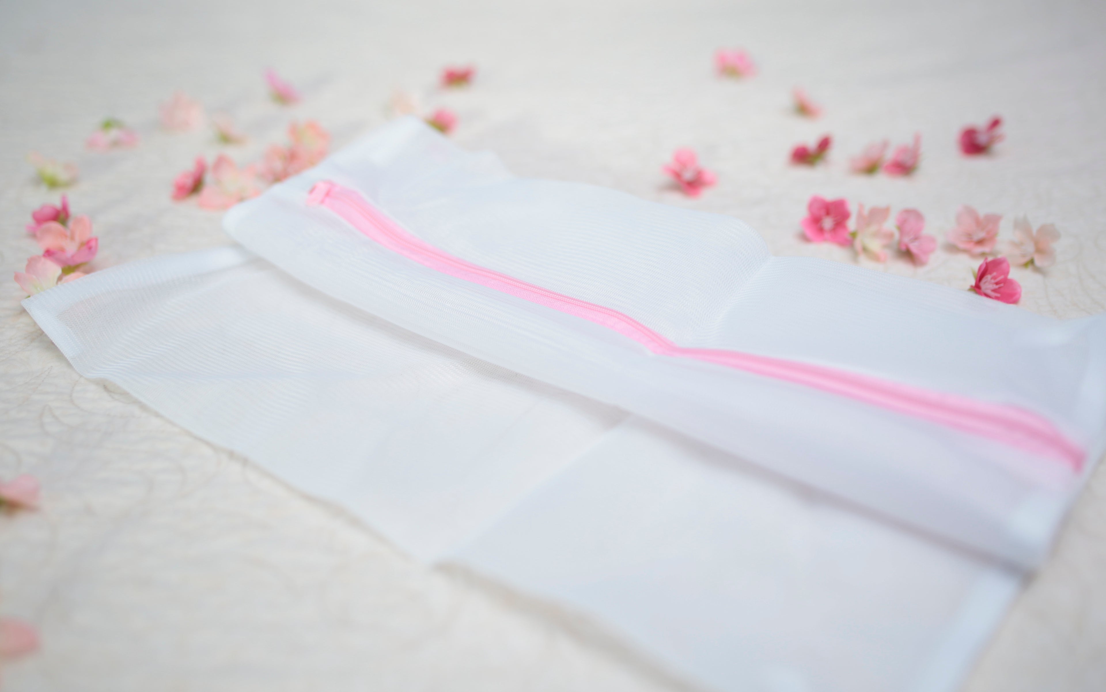 Mesh Zip-close Delicates Washing Machine Bags 16"x20" (sold singly)