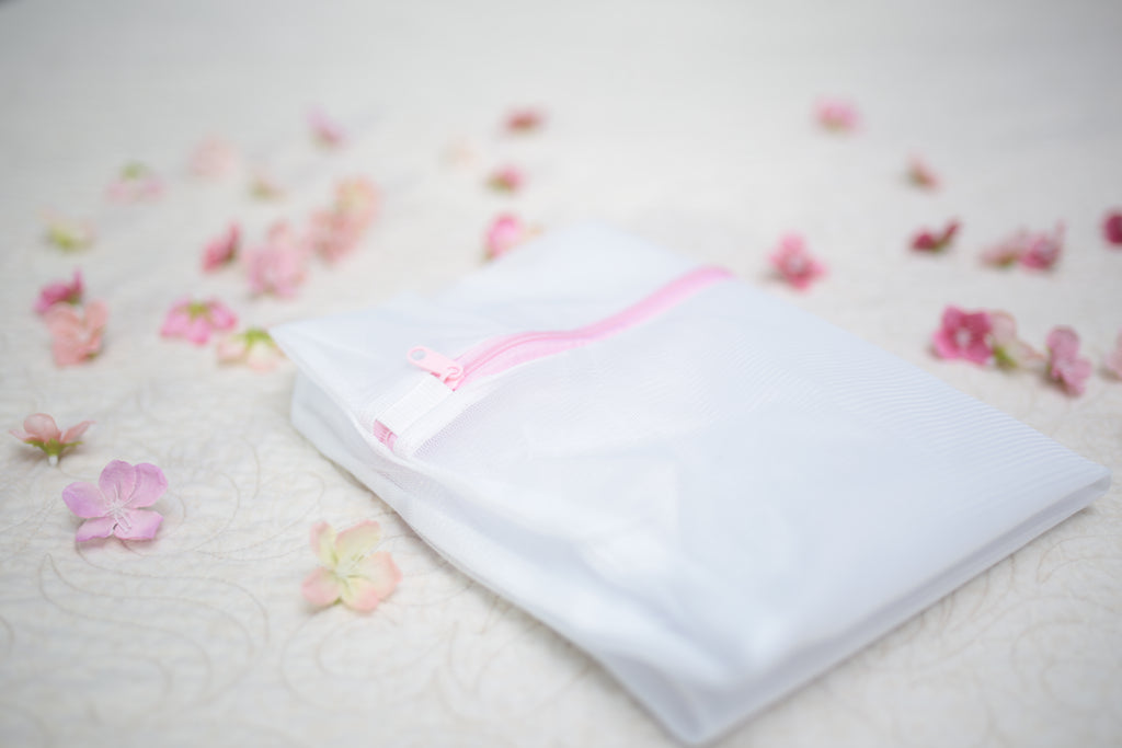 Mesh Zip-close Delicates Washing Machine Bags 16"x20" (sold singly)