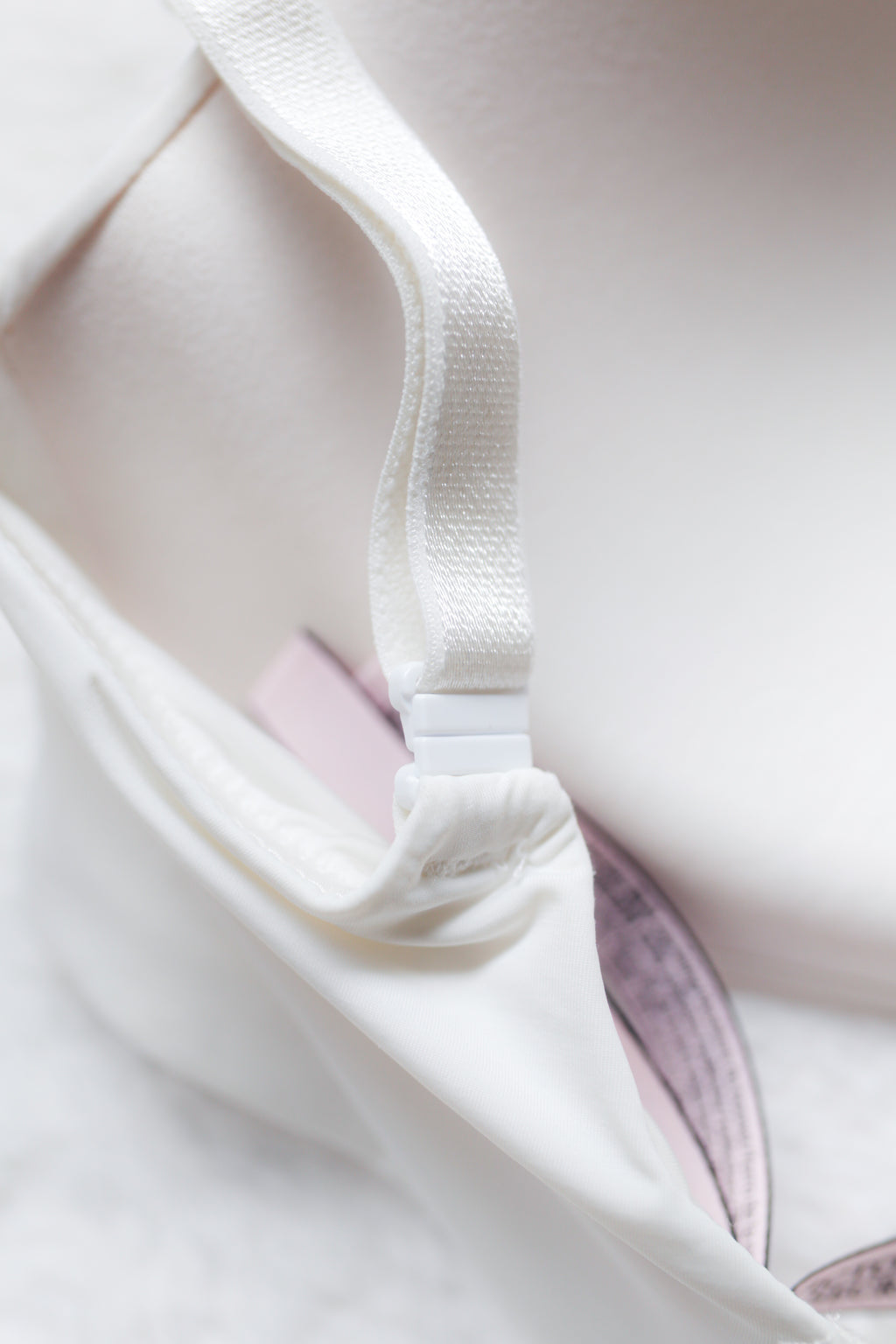 Victoria's Secret T-shirt Lightly Lined Wireless Bra 32DD White