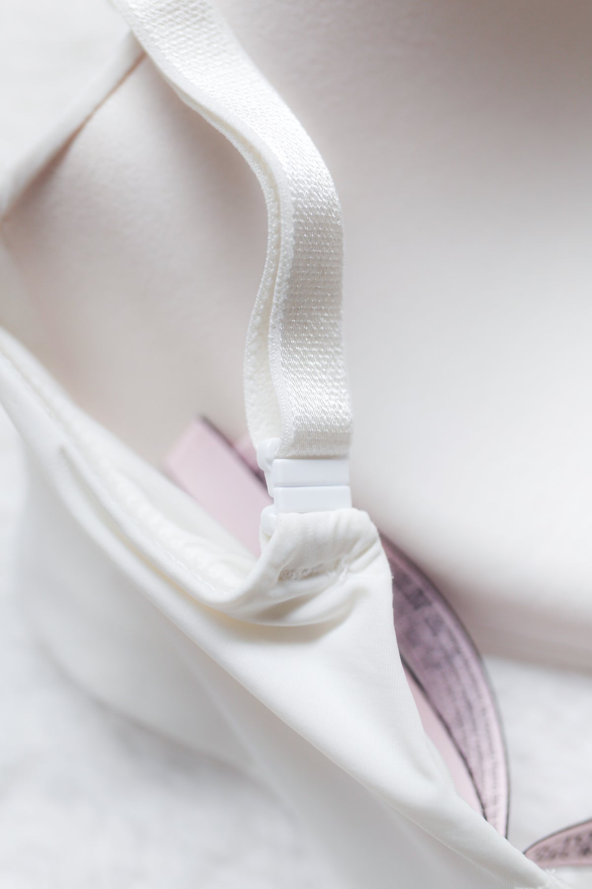 Victoria's Secret T-shirt Lightly Lined Wireless Bra 32DD White