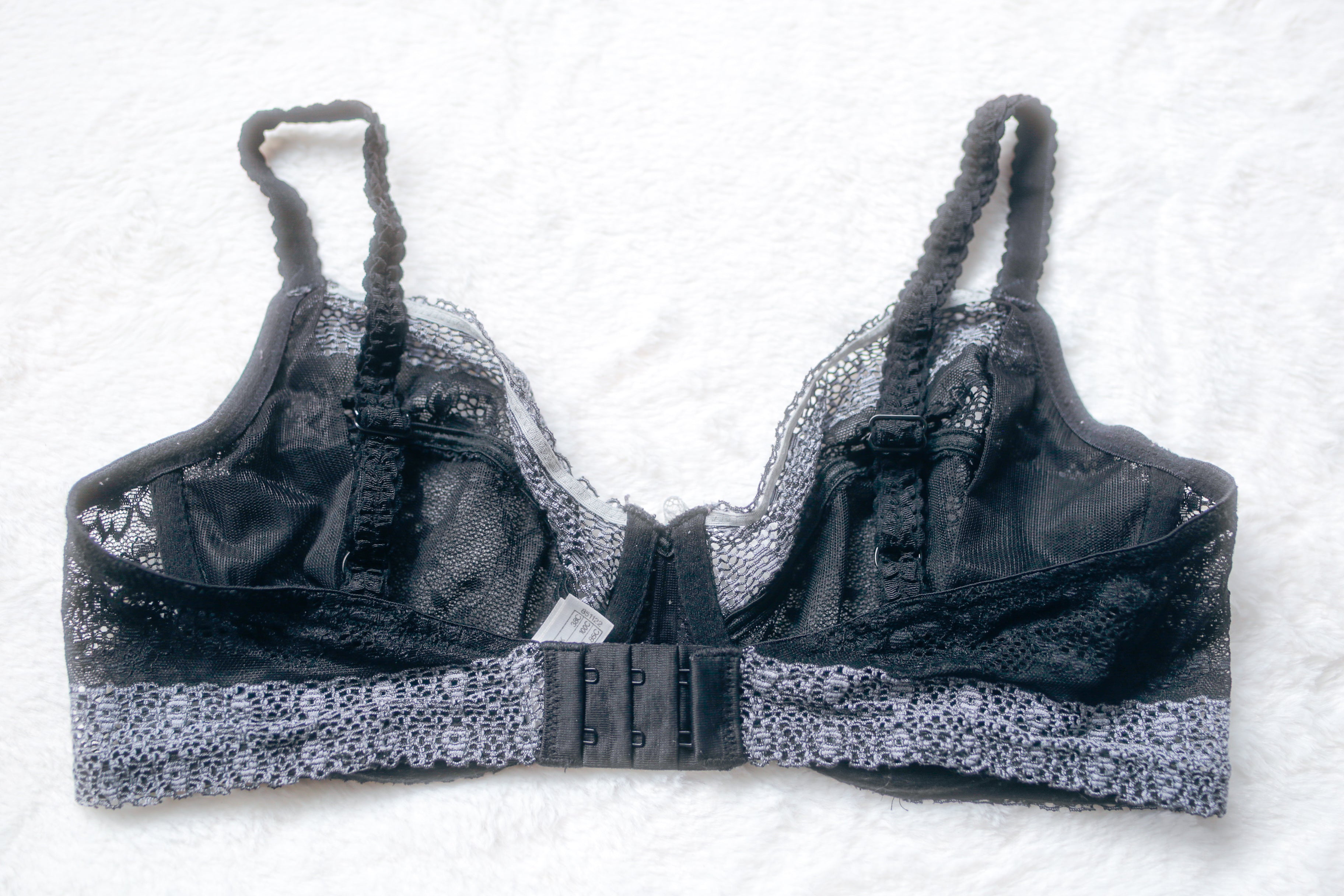 Wacoal Feminine Edge 851122 Full Coverage Unlined Lace Bra Black 38C
