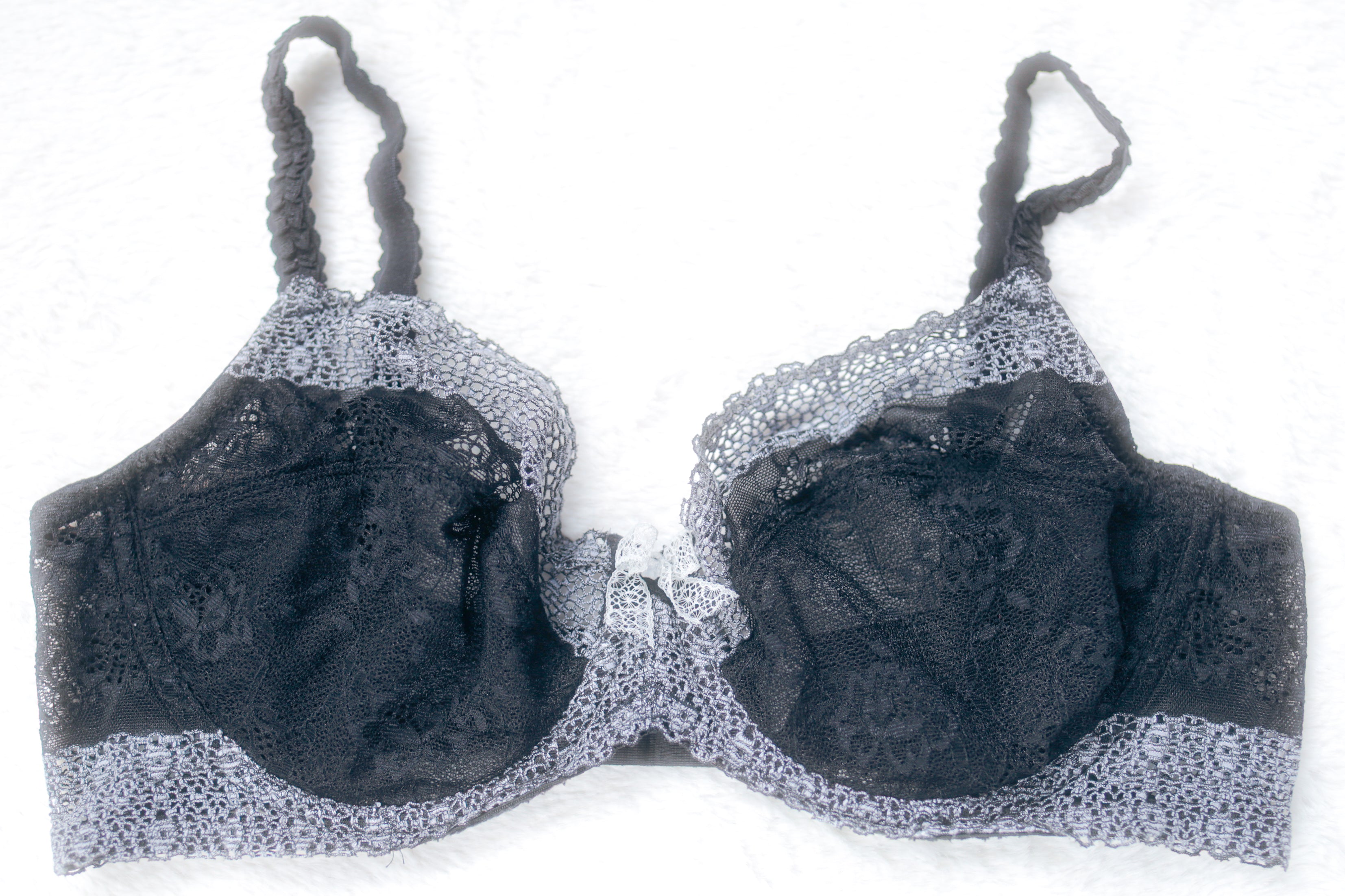 Wacoal Feminine Edge 851122 Full Coverage Unlined Lace Bra Black 38C