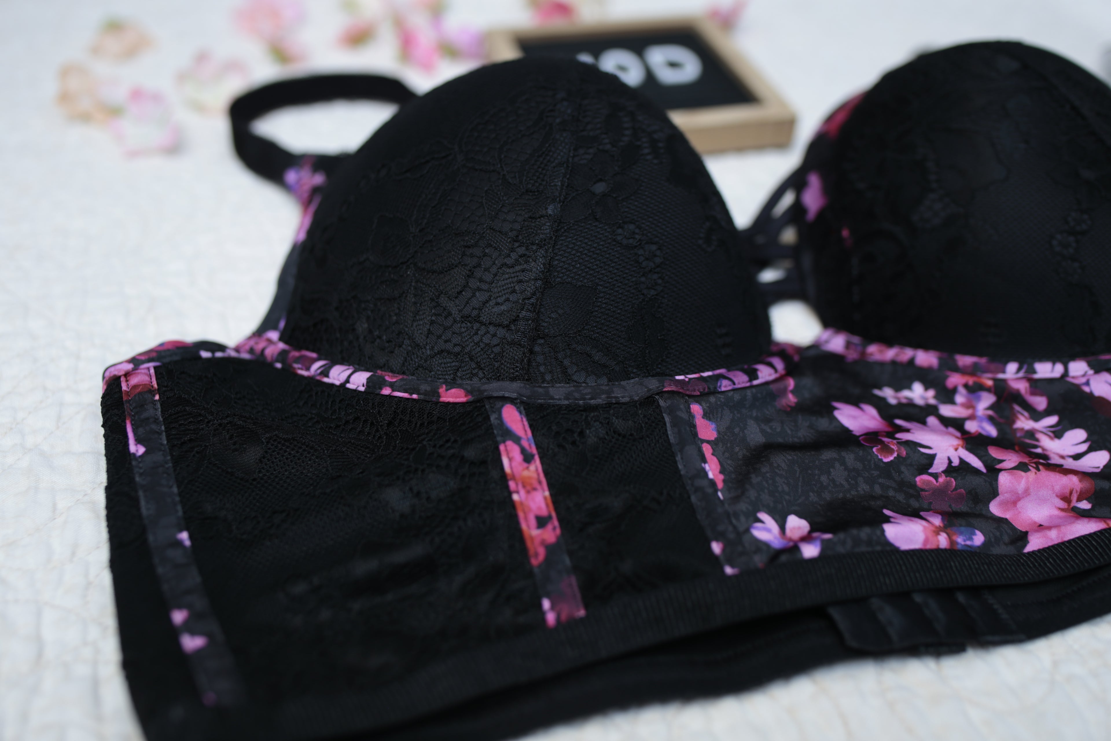Torrid Curve 40D Longline Underwire Bra Floral Pink and Black Lace