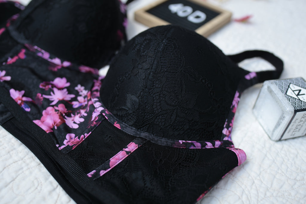 Torrid Curve 40D Longline Underwire Bra Floral Pink and Black Lace