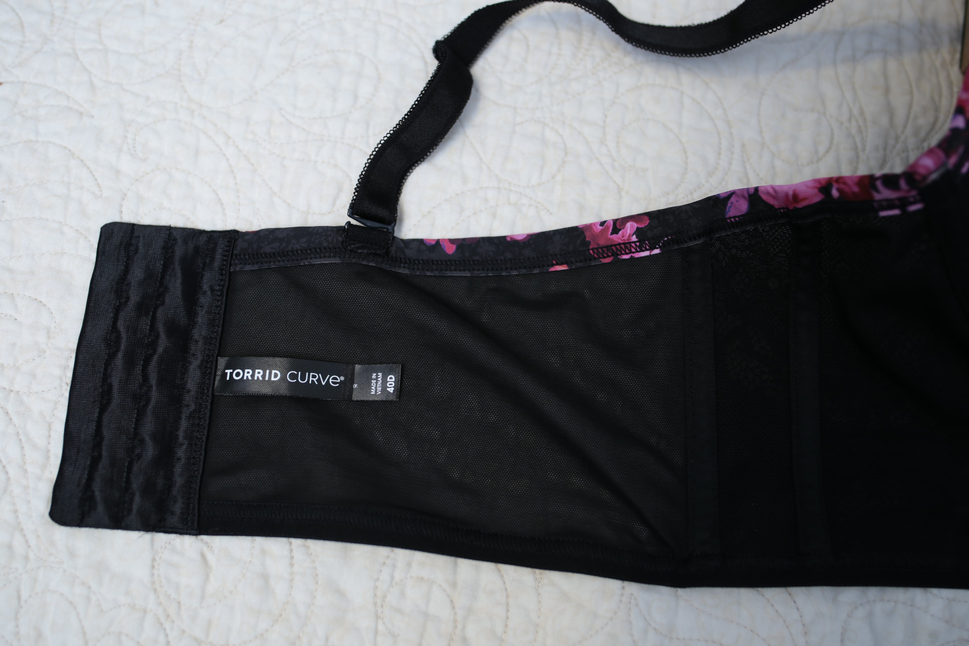 Torrid Curve 40D Longline Underwire Bra Floral Pink and Black Lace