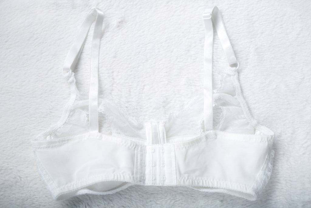 Frederick's of Hollywood Vintage Lace Open-cup Peek-a-boo Ouvert Bra White 36