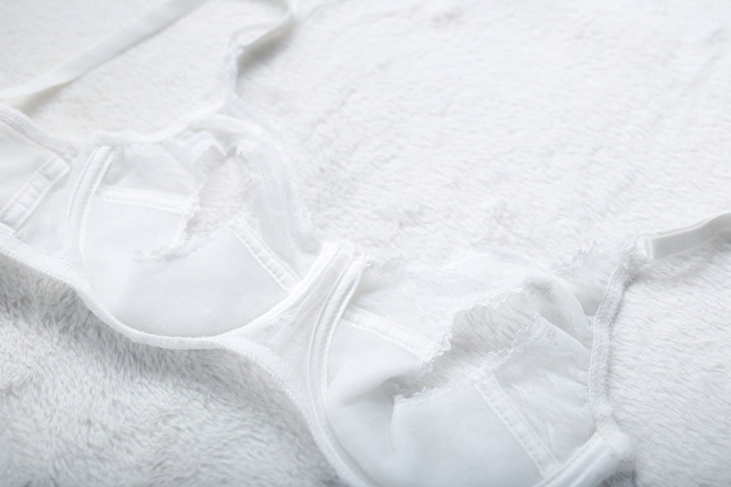Frederick's of Hollywood Vintage Lace Open-cup Peek-a-boo Ouvert Bra White 36