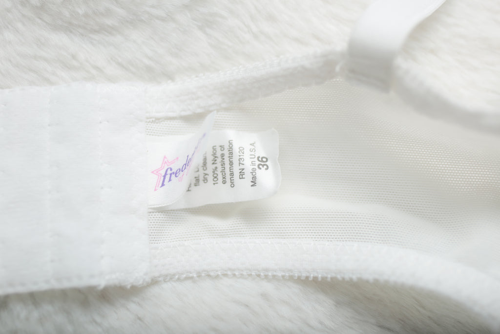 Frederick's of Hollywood Vintage Lace Open-cup Peek-a-boo Ouvert Bra White 36