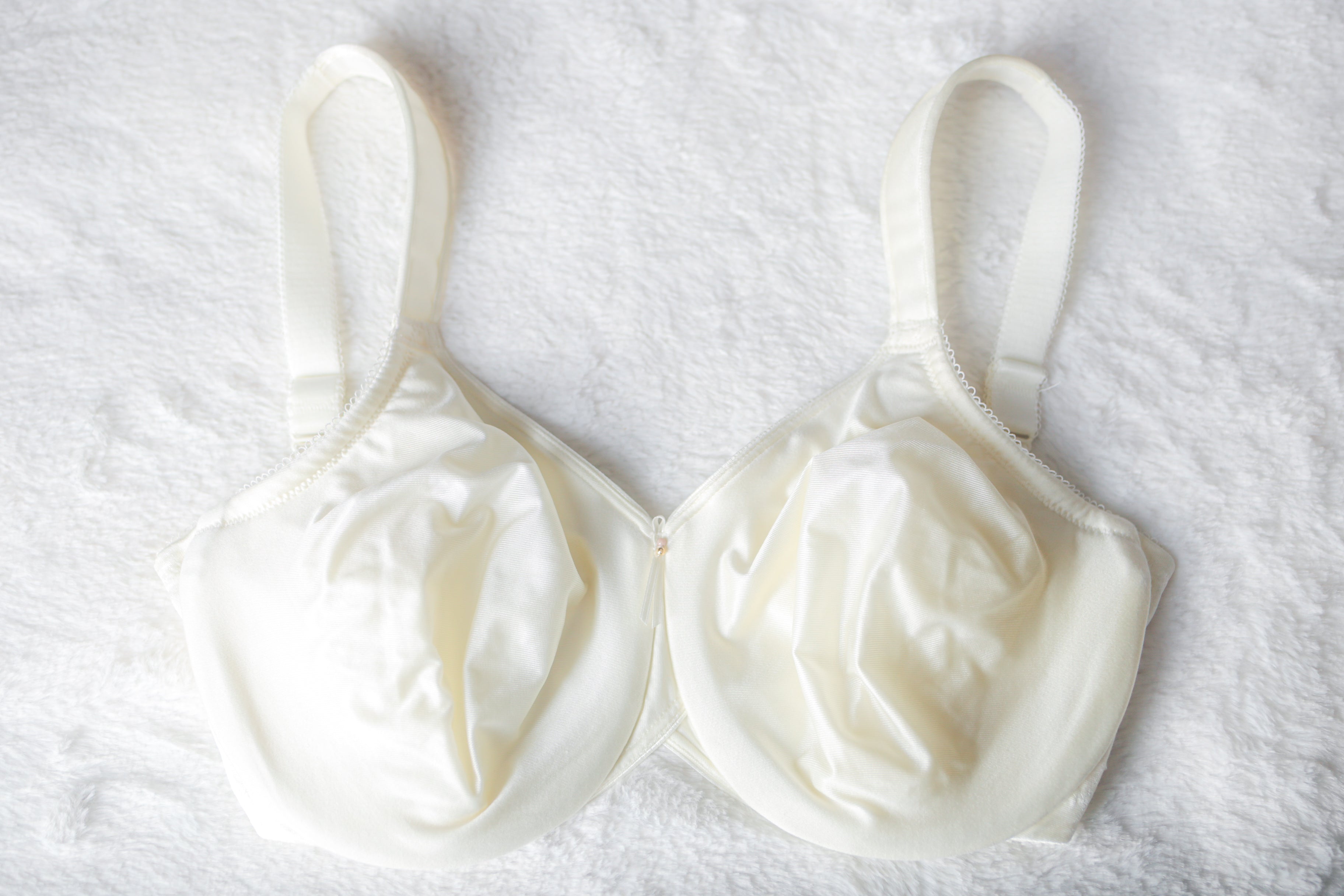 Wacoal Bodysuede 85185 Seamless Unlined Full Coverage Bra Ivory 32DDD