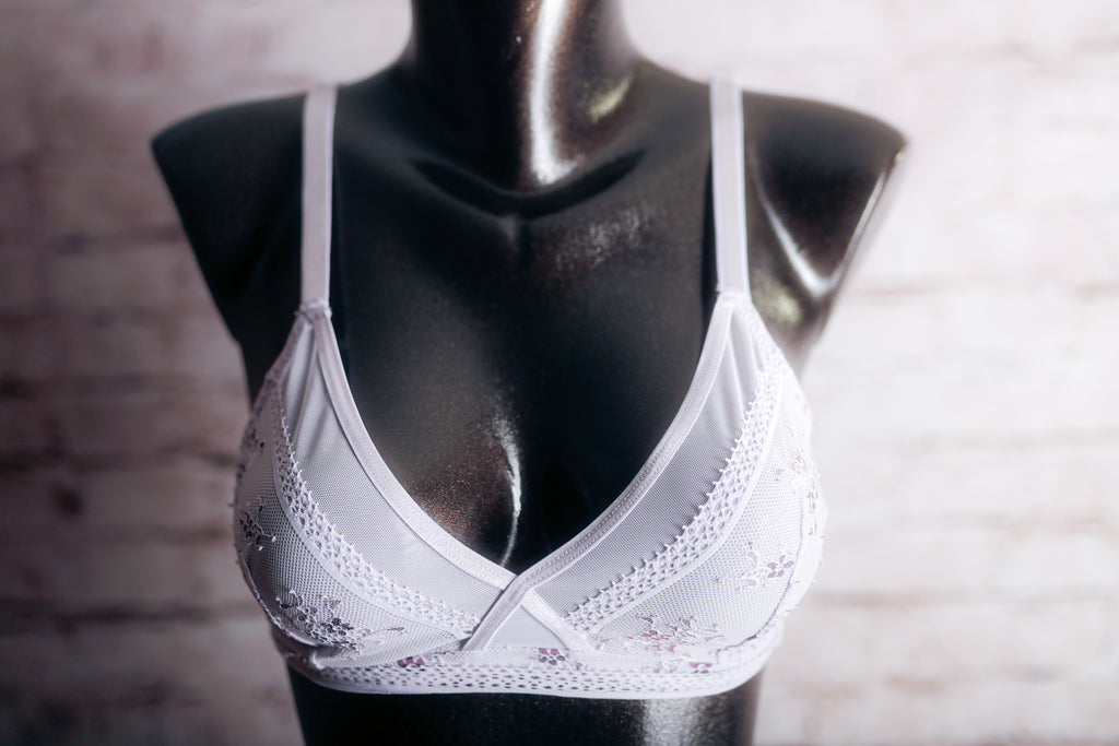 Auden Unlined Boho Sheer Lace Wireless Bralette Lavender Purple Medium