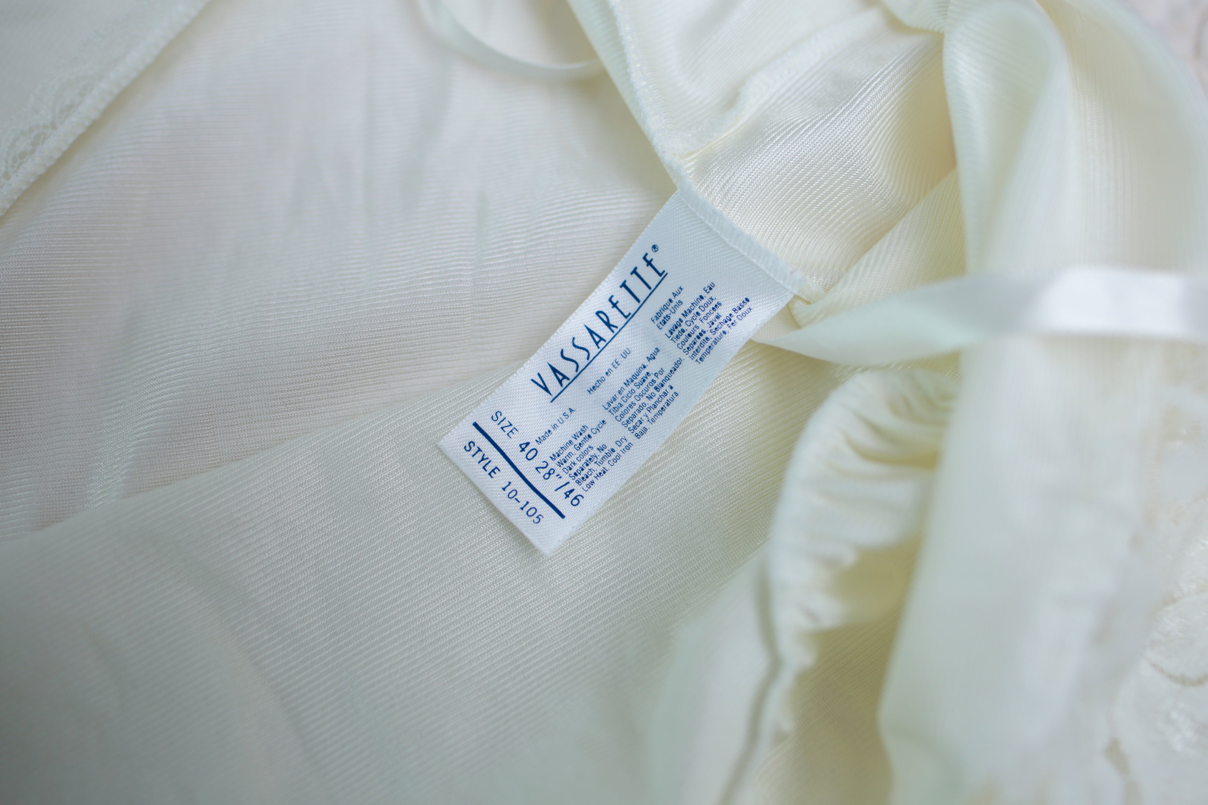 Vassarette Vintage Full Slip Nightgown Lingerie 40 28" Large Ivory USA-made