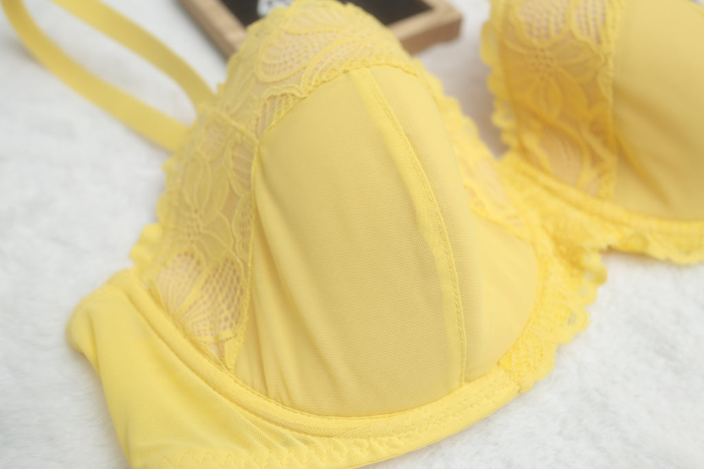 Frederick's of Hollywood 40C Seamed Lined Balconette Bra Yellow NEW