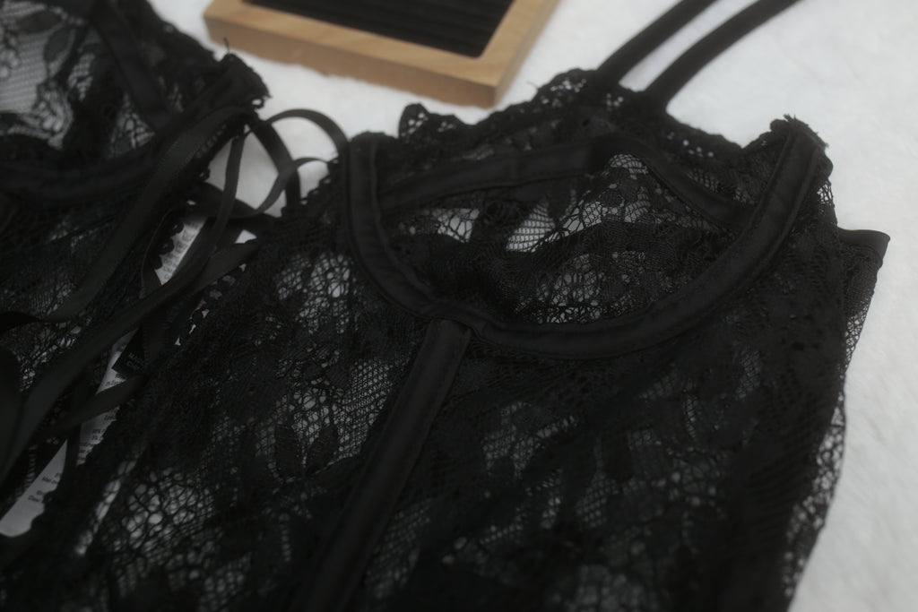 Pretty Little Thing Lace-up Corset Suspenders Lingerie Medium Floral Lace NEW