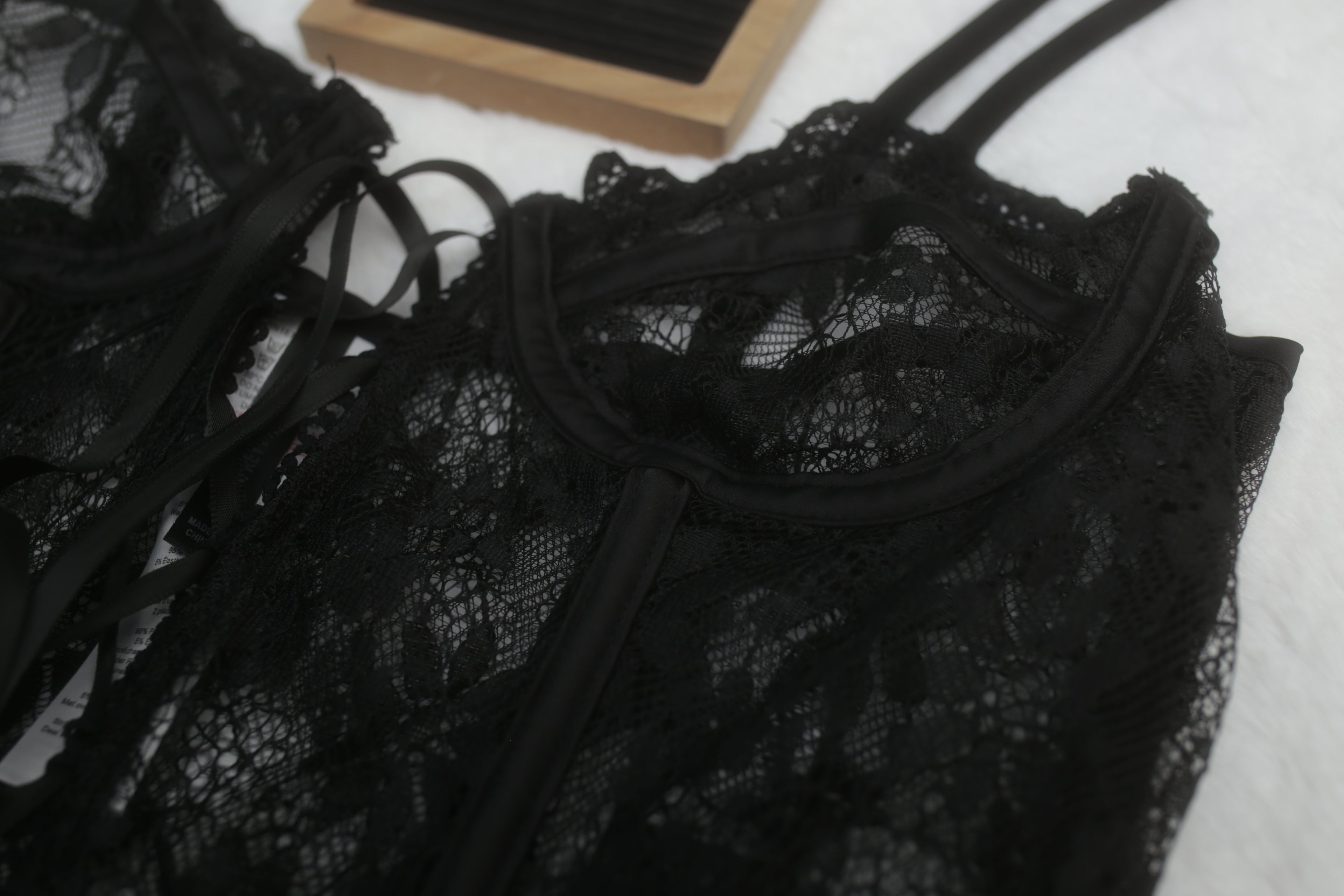 Pretty Little Thing Lace-up Corset Suspenders Lingerie Medium Floral Lace NEW