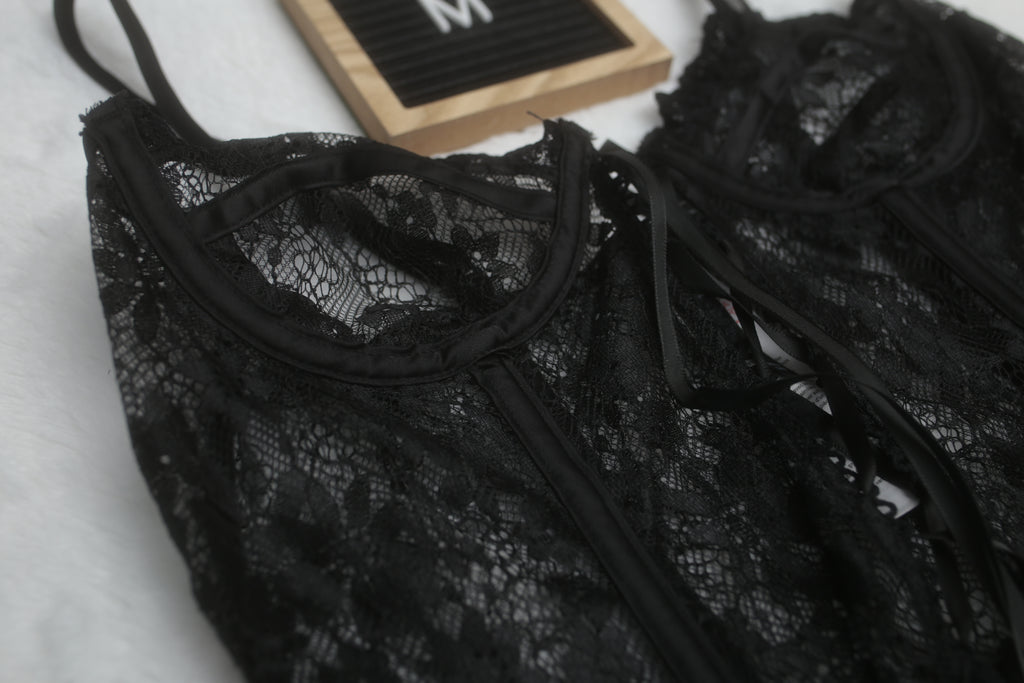 Pretty Little Thing Lace-up Corset Suspenders Lingerie Medium Floral Lace NEW