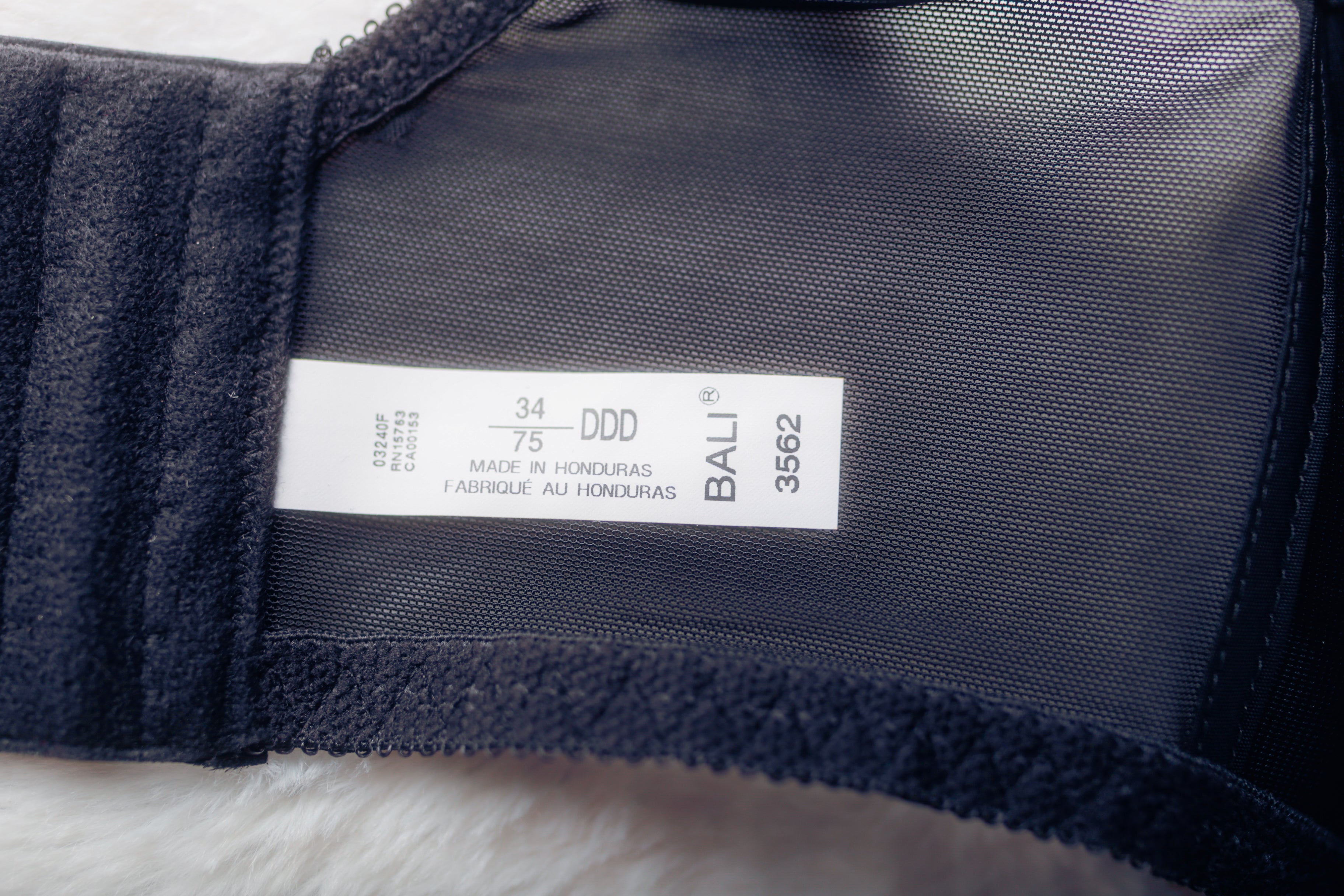 Bali 34DDD Satin Tracings Minimizer 3562 Full Figure Underwire Bra Black NEW (Copy)