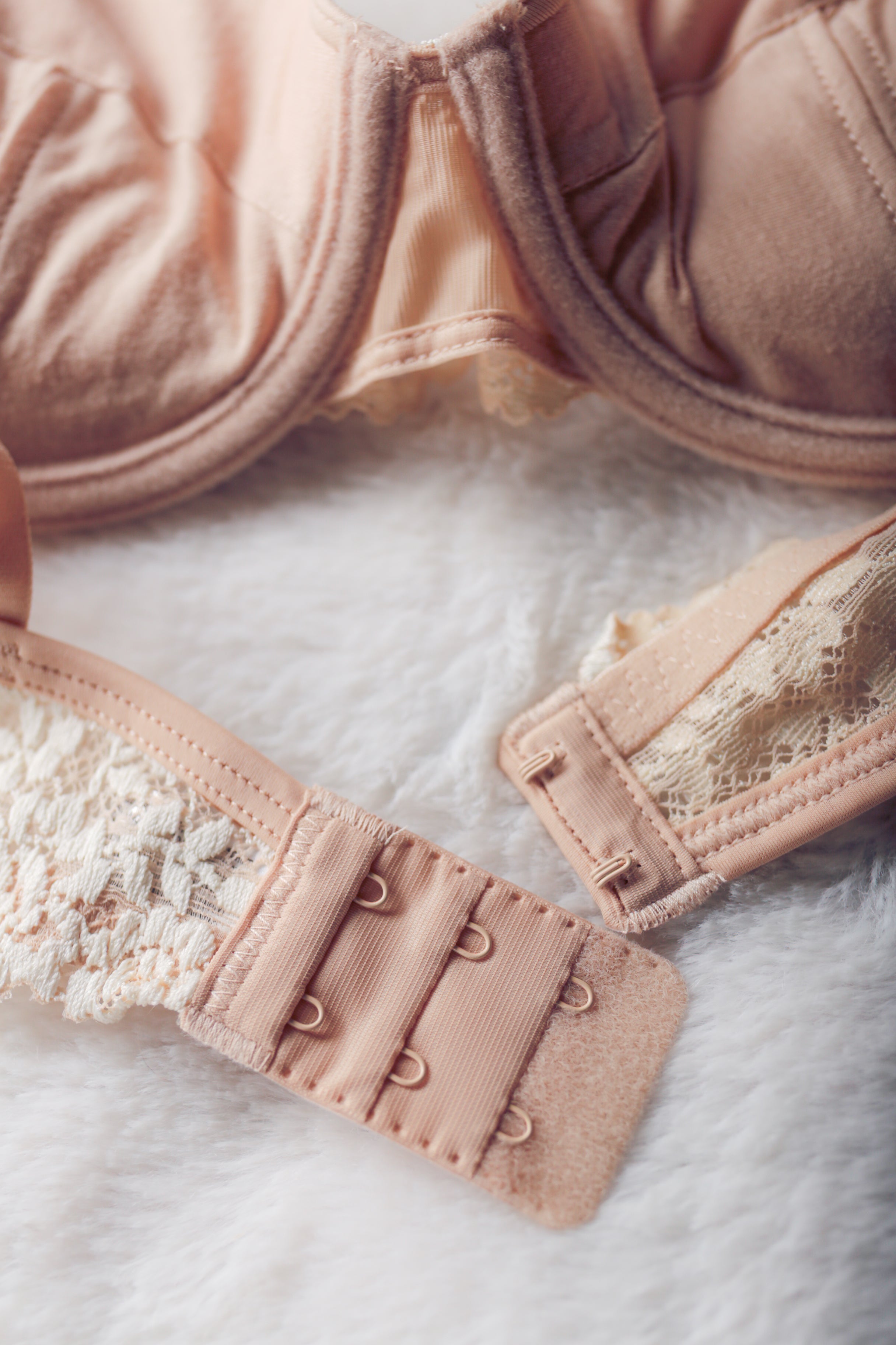 Wacoal 36A Embrace Lace 75891 Molded Underwire T-shirt Bra Beige NEW