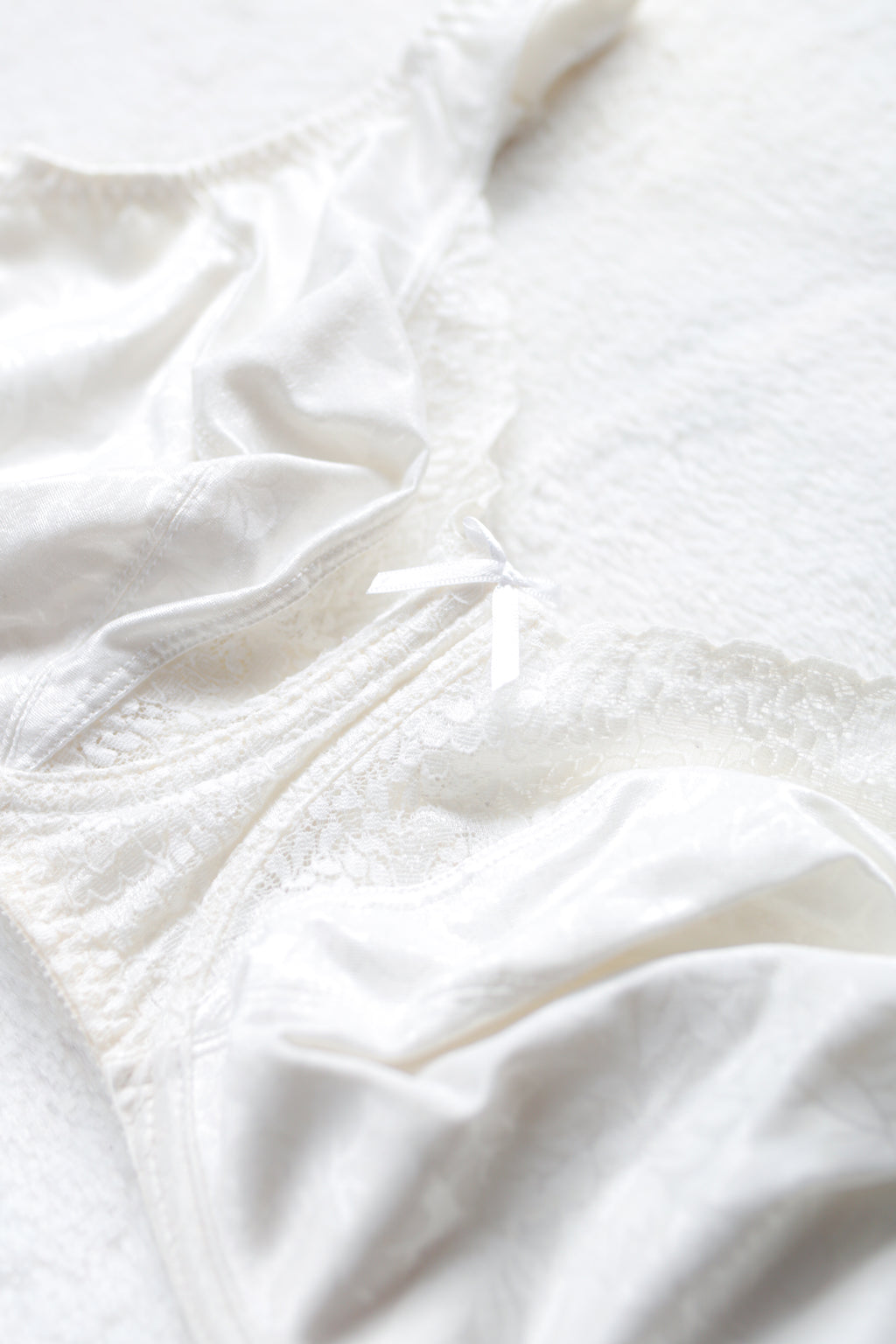 Playtex Secrets 4422 Vintage Signature Underwire Unlined Full Coverage Bra 36DD White