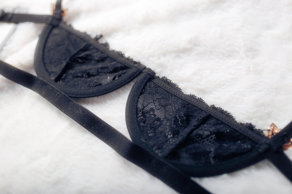 Nasty Gal Diamante Butterfly Unlined Sheer Lace Half-cup Shelf Bra Black XS NEW