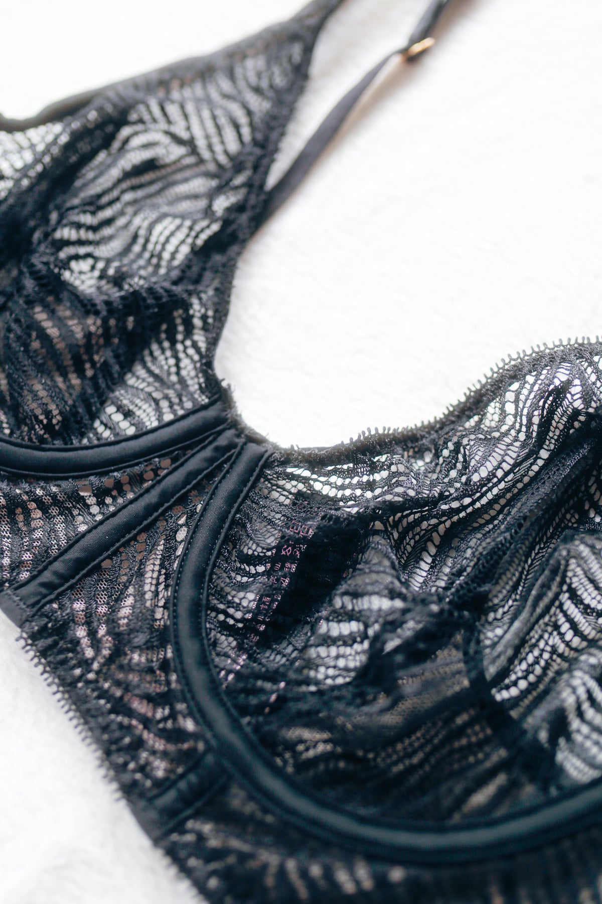 Victoria's Secret Unlined Plunge Sheer Lace Sexy Bra 34C Black